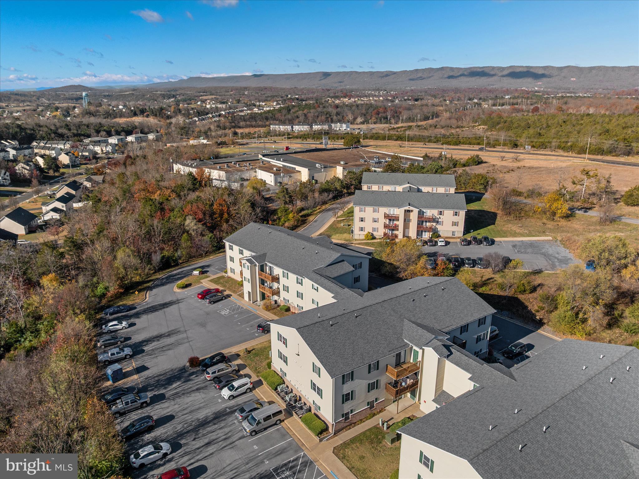 SIGNAL KNOB CONDOS - Residential