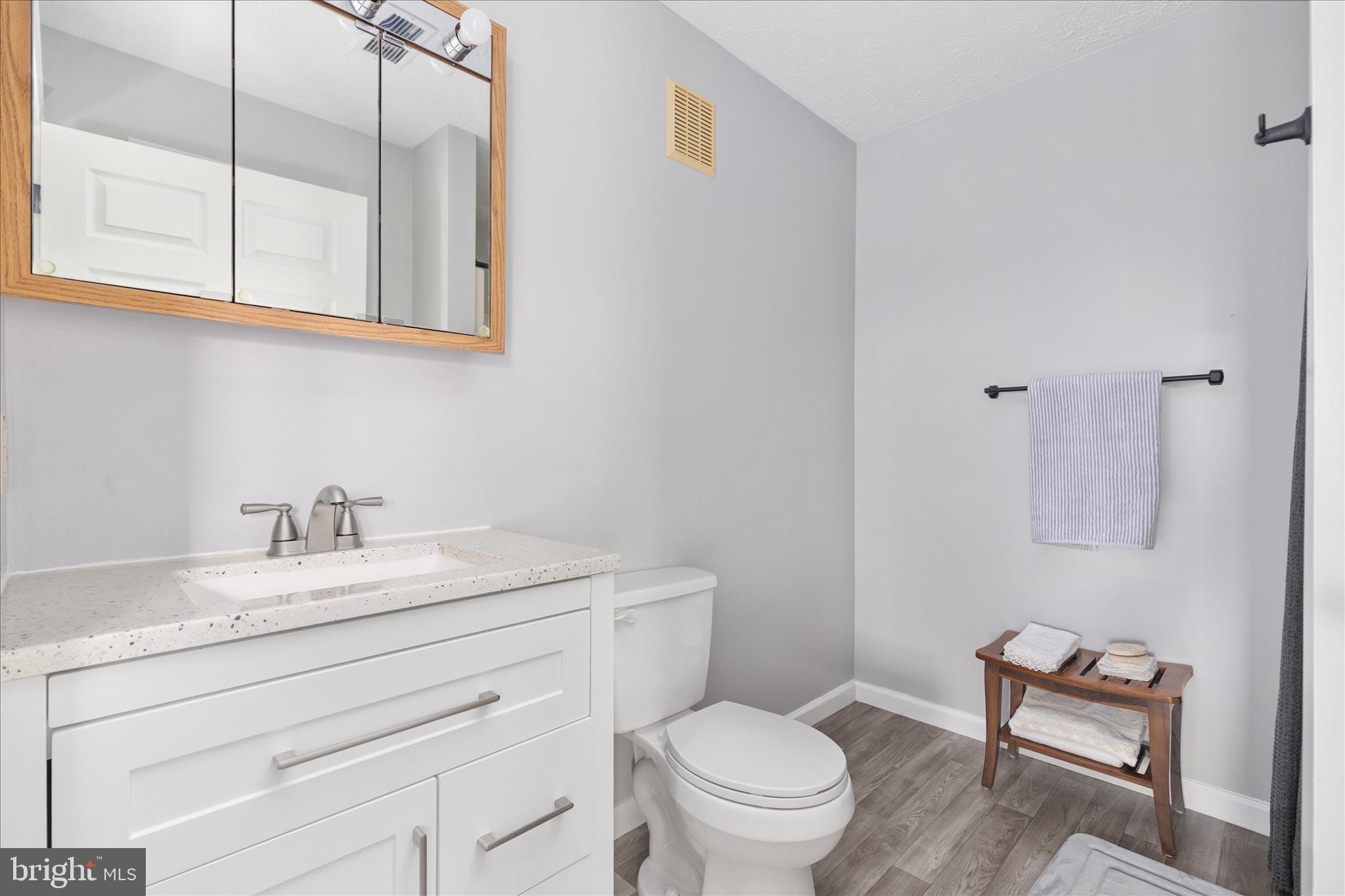 SIGNAL KNOB CONDOS - Residential