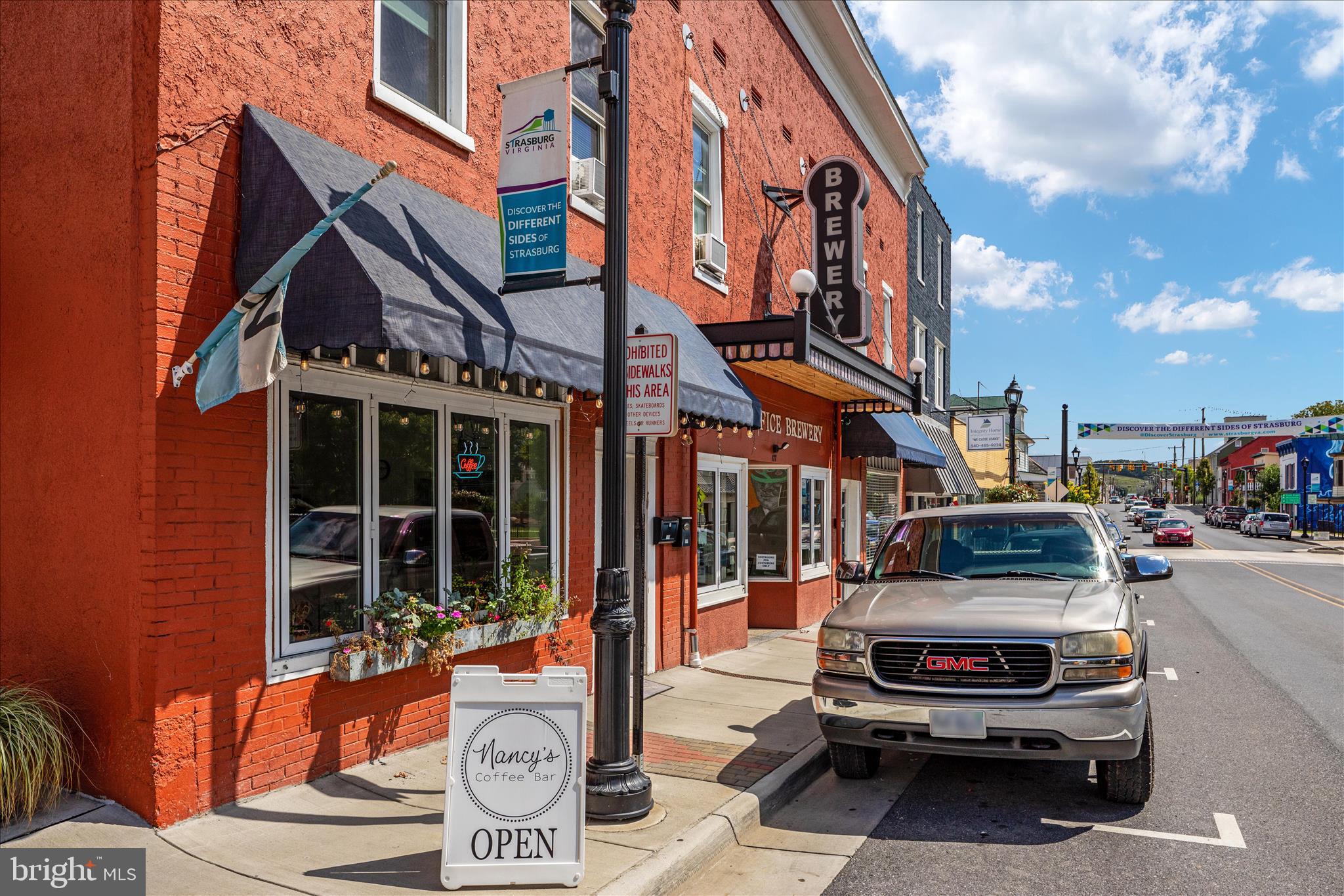 SIGNAL KNOB CONDOS - Residential