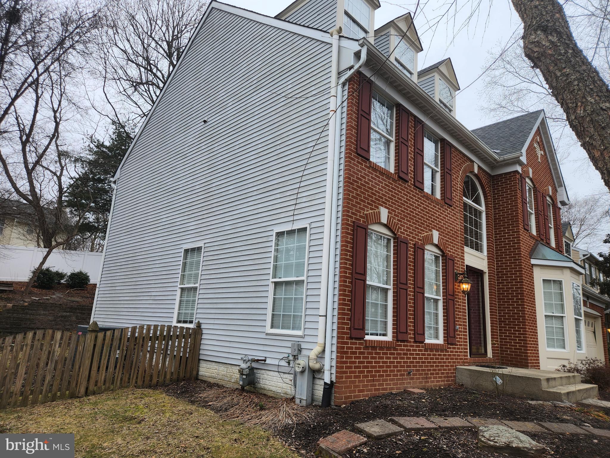 1521 FENWAY ROAD
