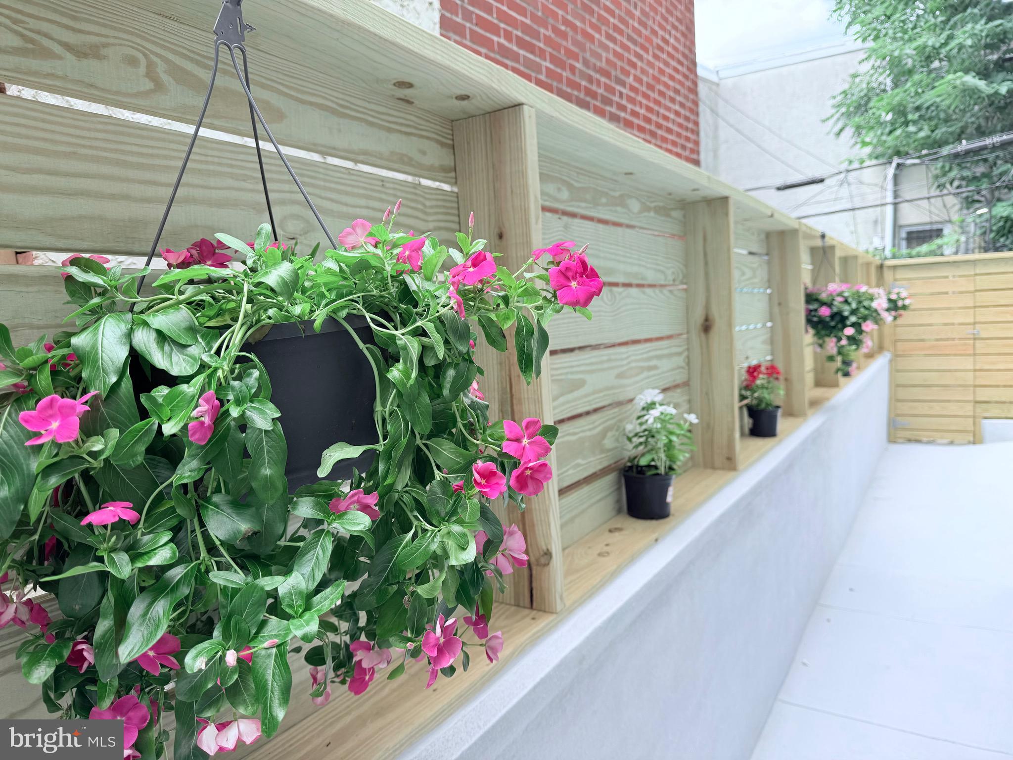 POINT BREEZE - Residential