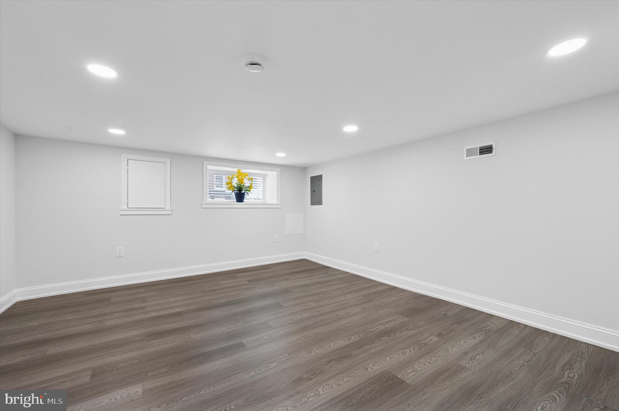 POINT BREEZE - Residential