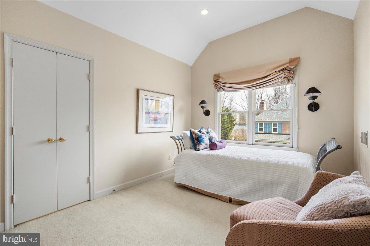 INVERNESS FOREST - Residential