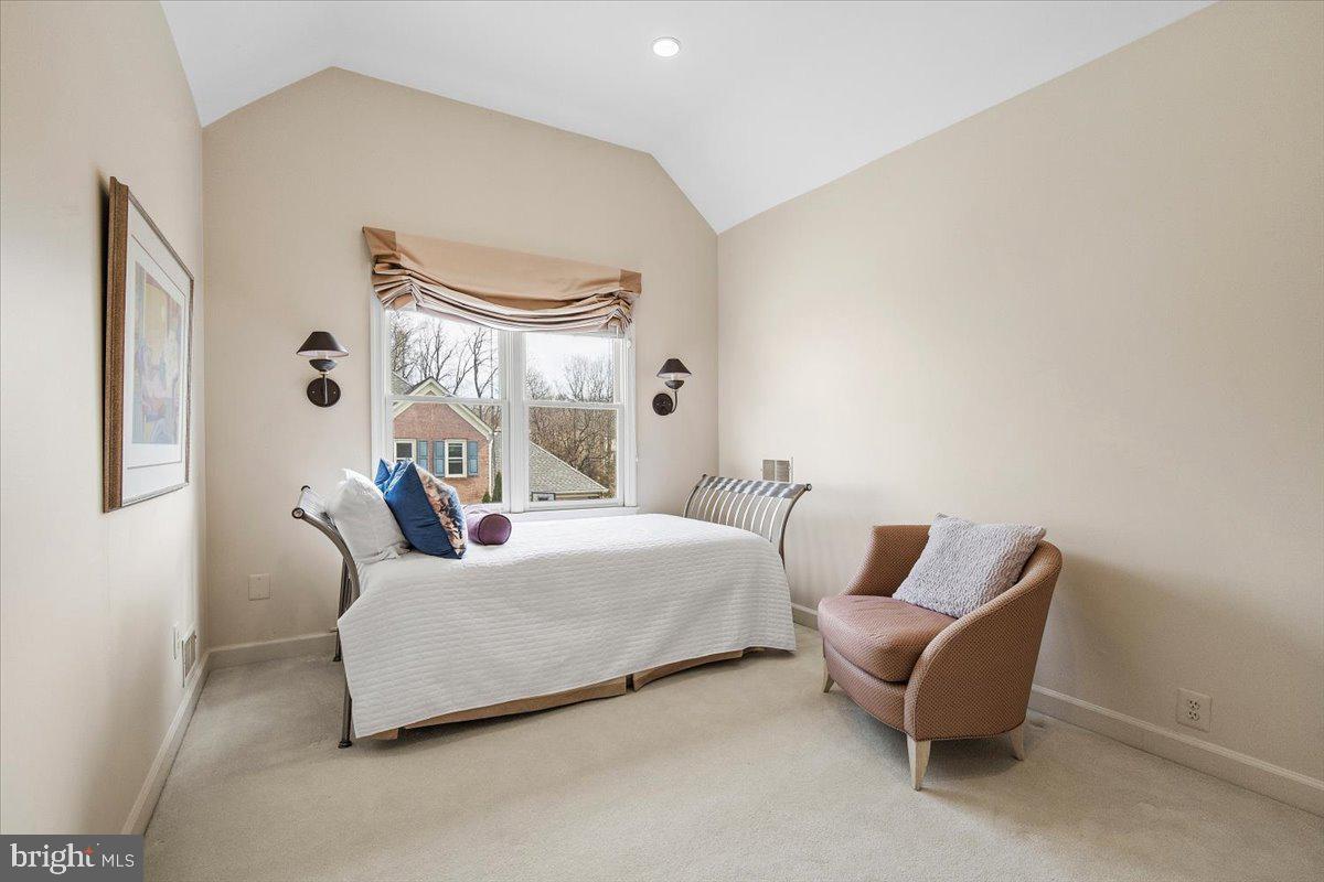 INVERNESS FOREST - Residential