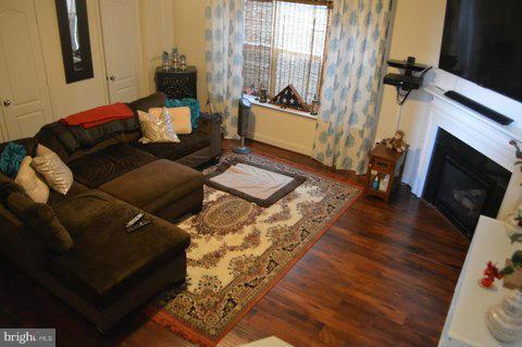 RIVER OAKS - Residential Lease