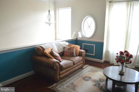 RIVER OAKS - Residential Lease