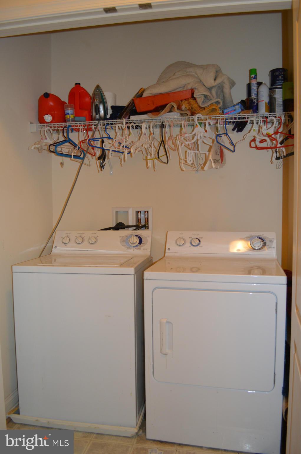 RIVER OAKS - Residential Lease