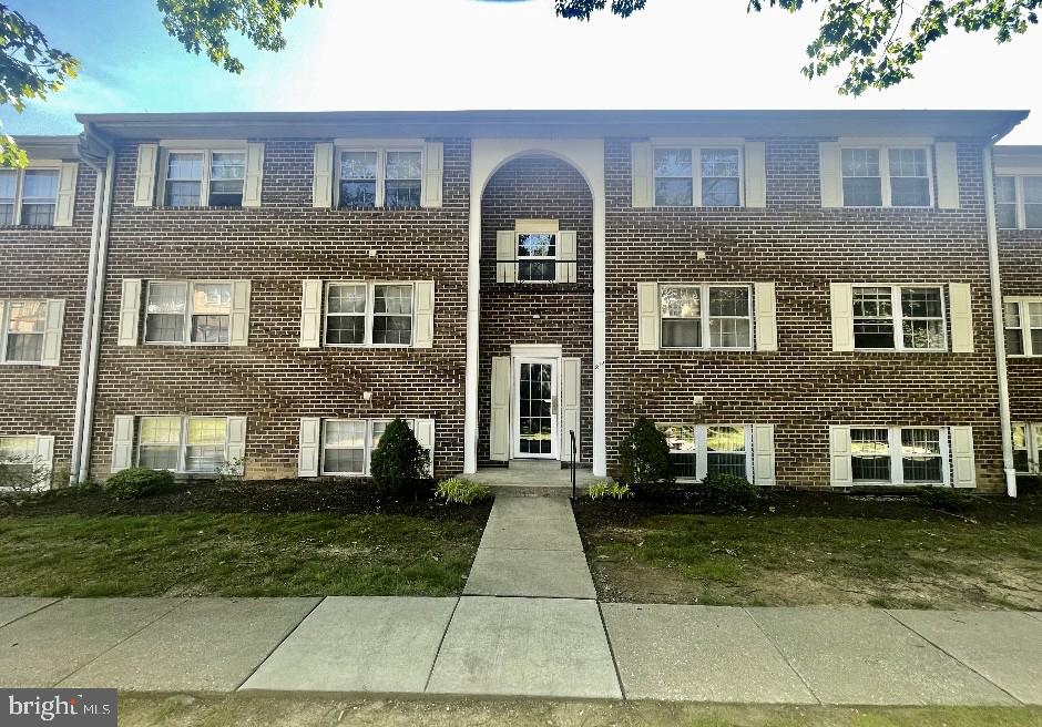HICKORY HILLS CONDOMINIUMS - Residential