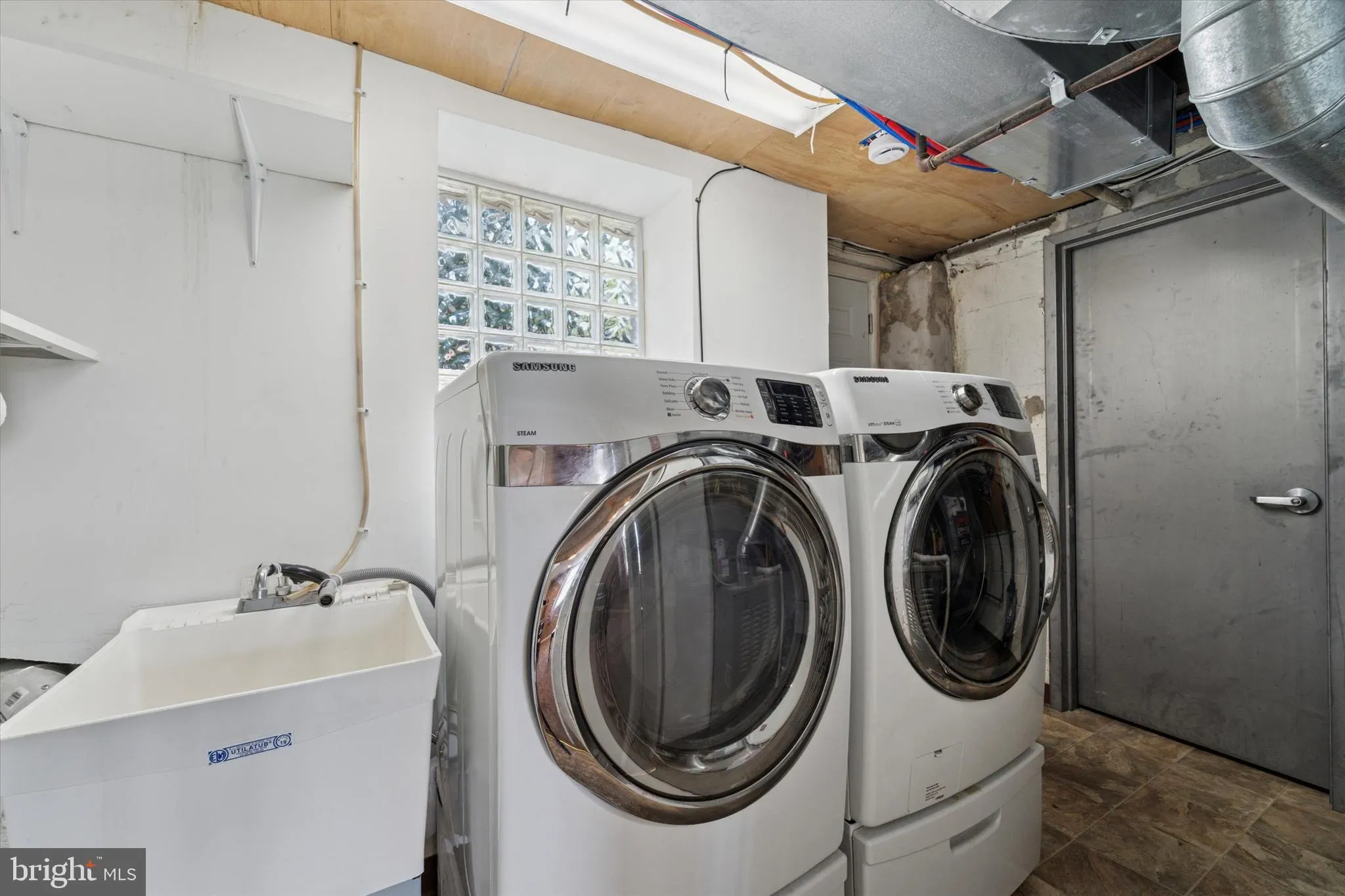 Philadelphia, Pennsylvania 19116, United States, 3 Bedrooms Bedrooms, ,1 BathroomBathrooms,Residential,Pending,158220