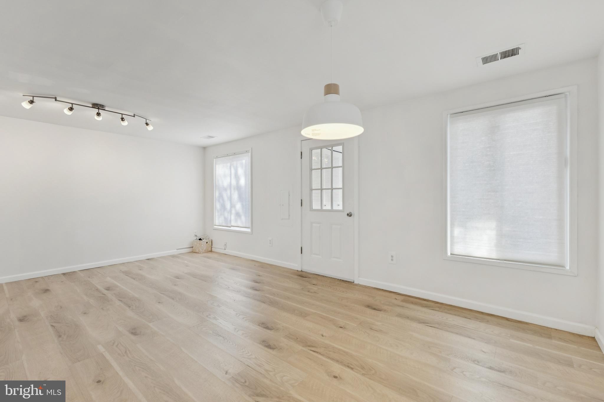 NATHANS HILL - Residential