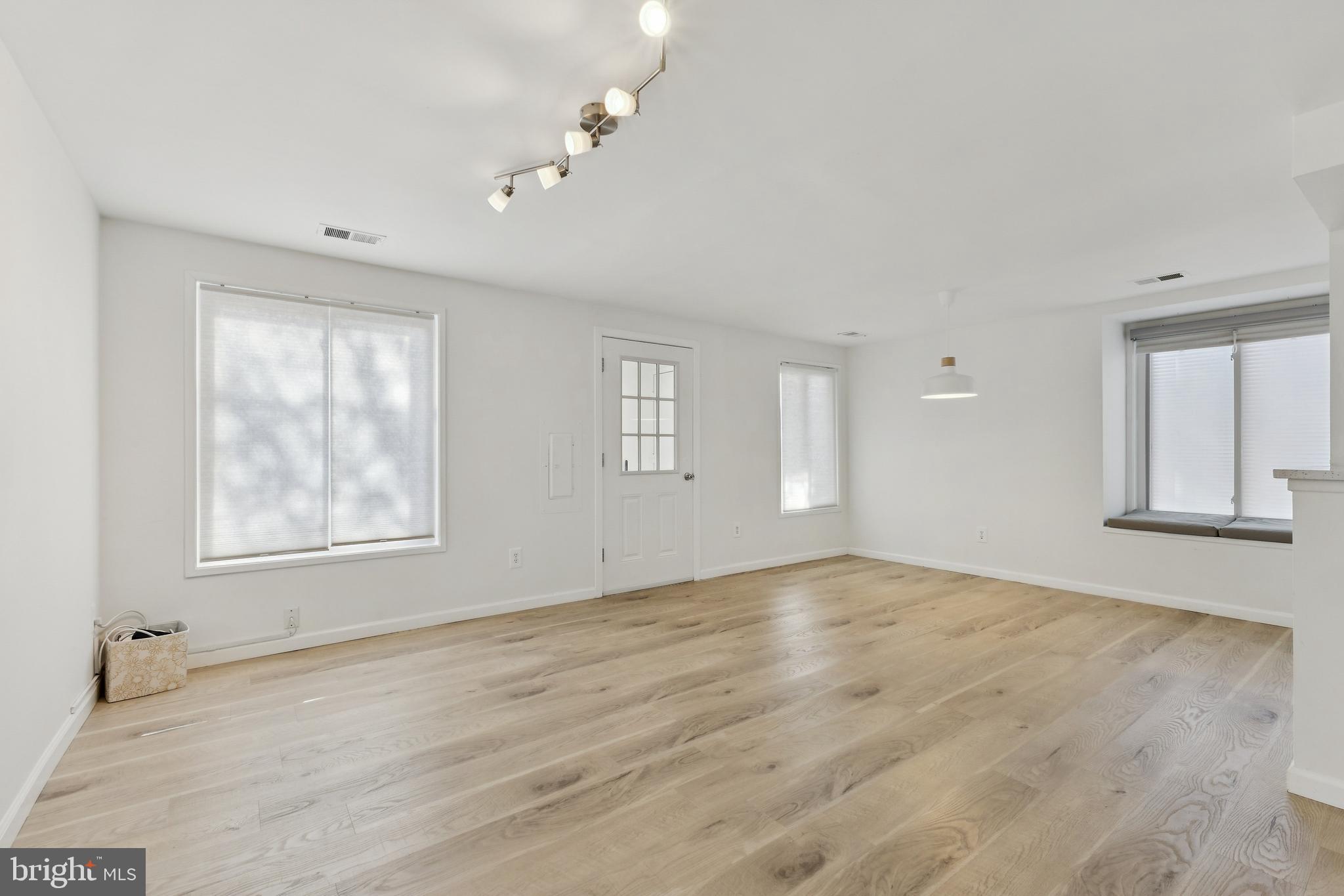 NATHANS HILL - Residential