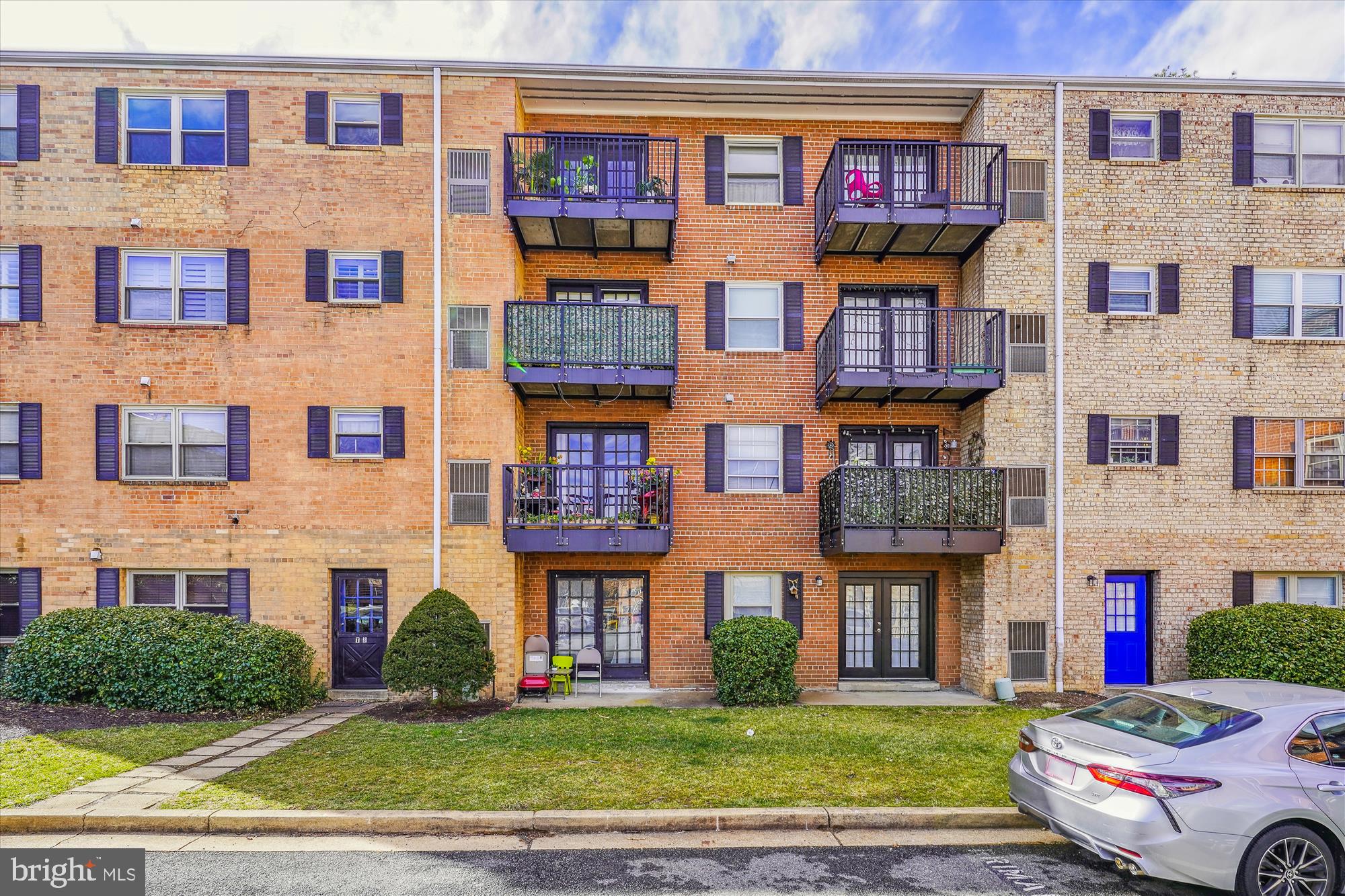 MAYFLOWER SQUARE - Residential