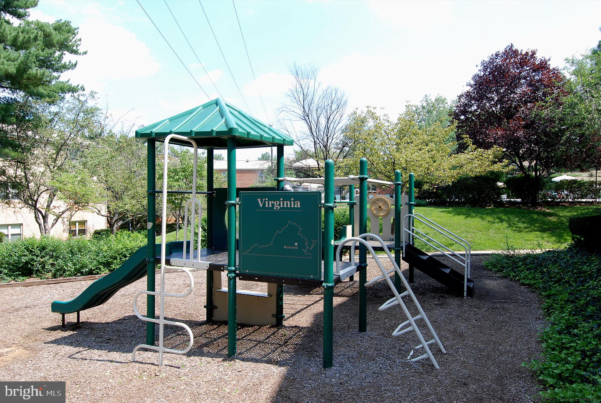 MAYFLOWER SQUARE - Residential