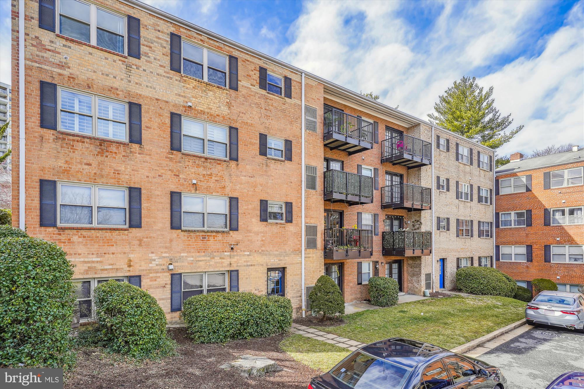 MAYFLOWER SQUARE - Residential