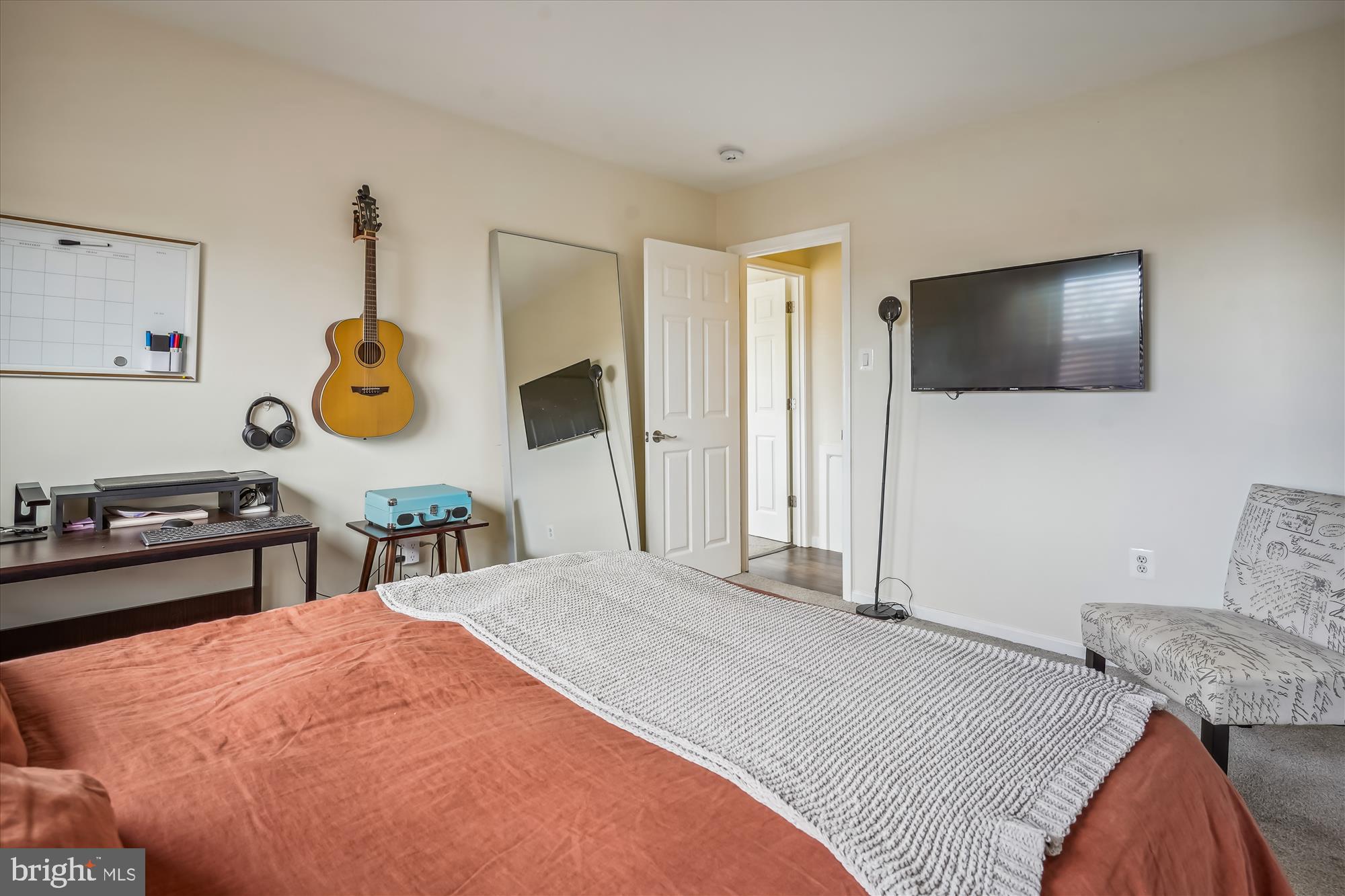 MAYFLOWER SQUARE - Residential