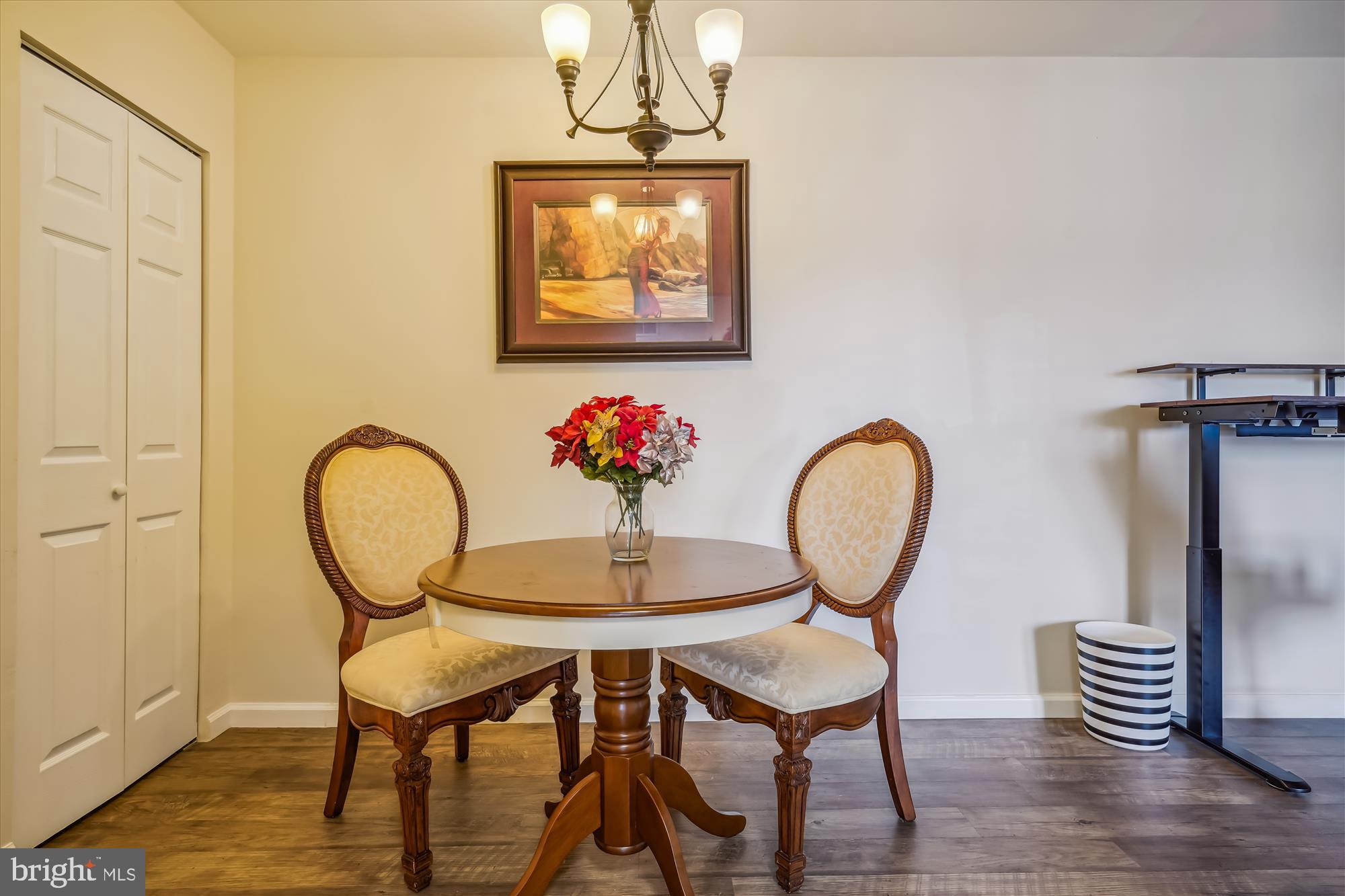 MAYFLOWER SQUARE - Residential