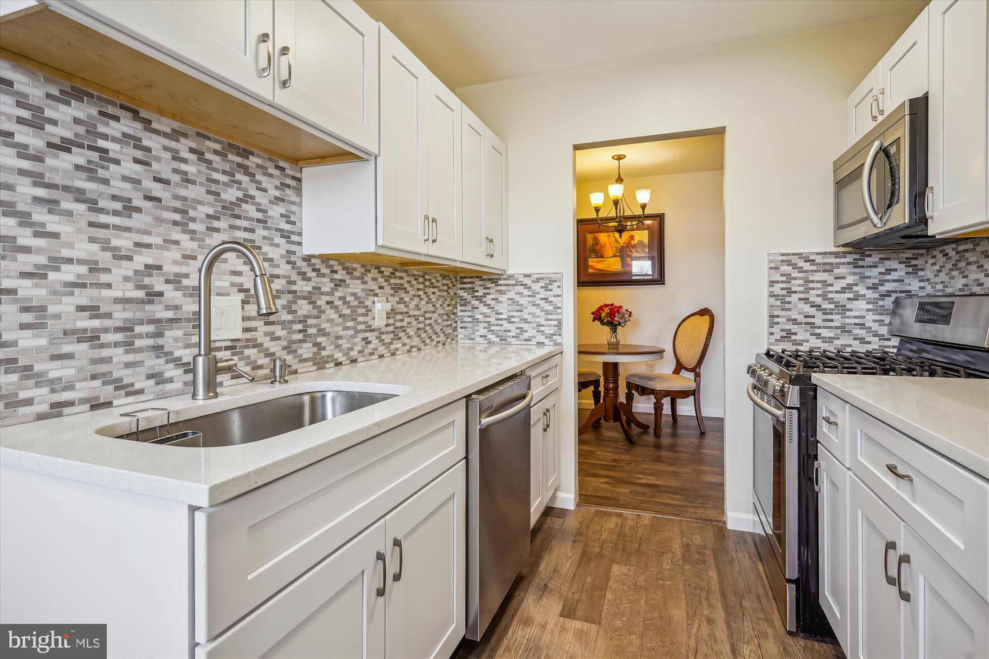 MAYFLOWER SQUARE - Residential