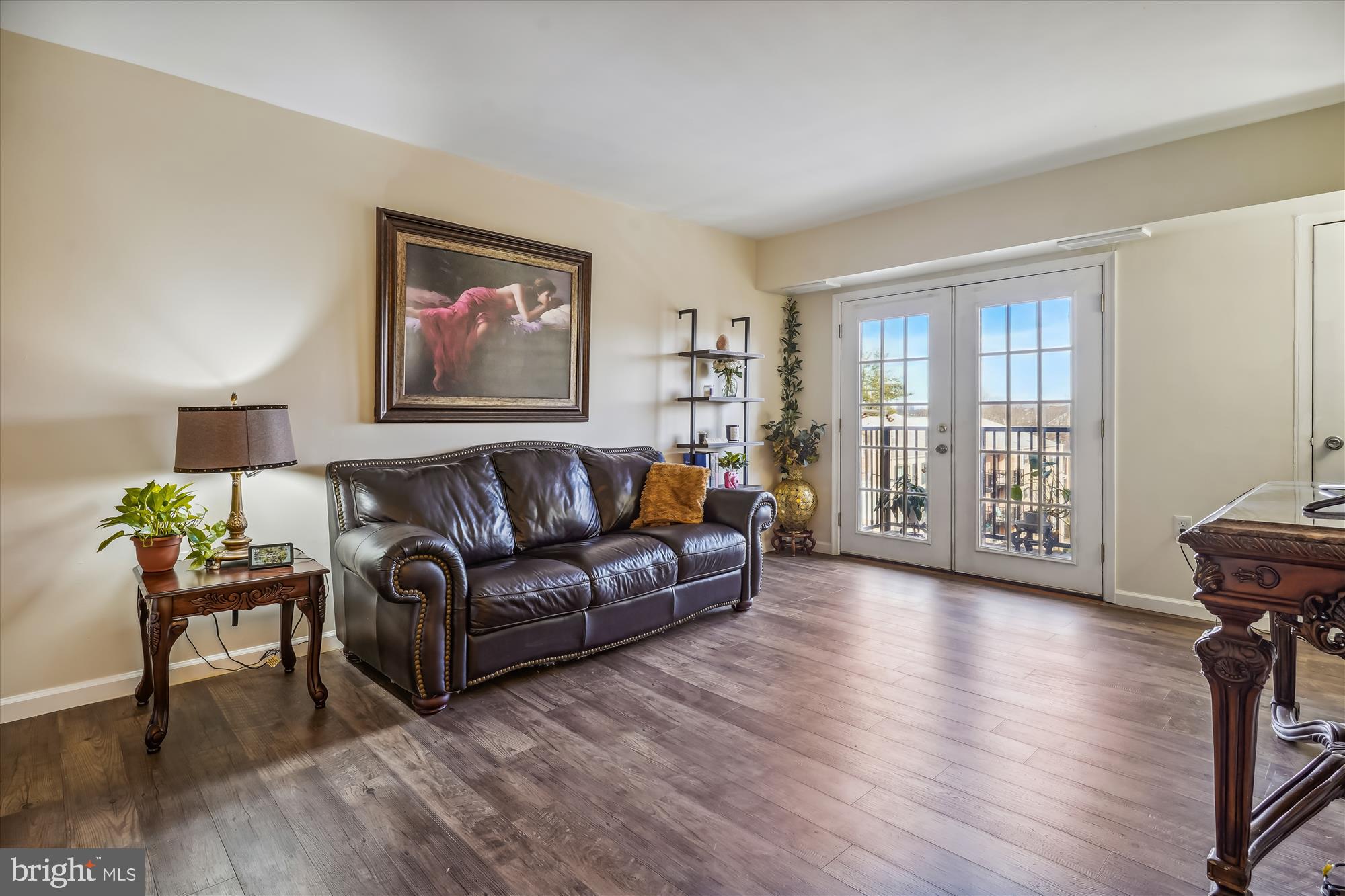 MAYFLOWER SQUARE - Residential