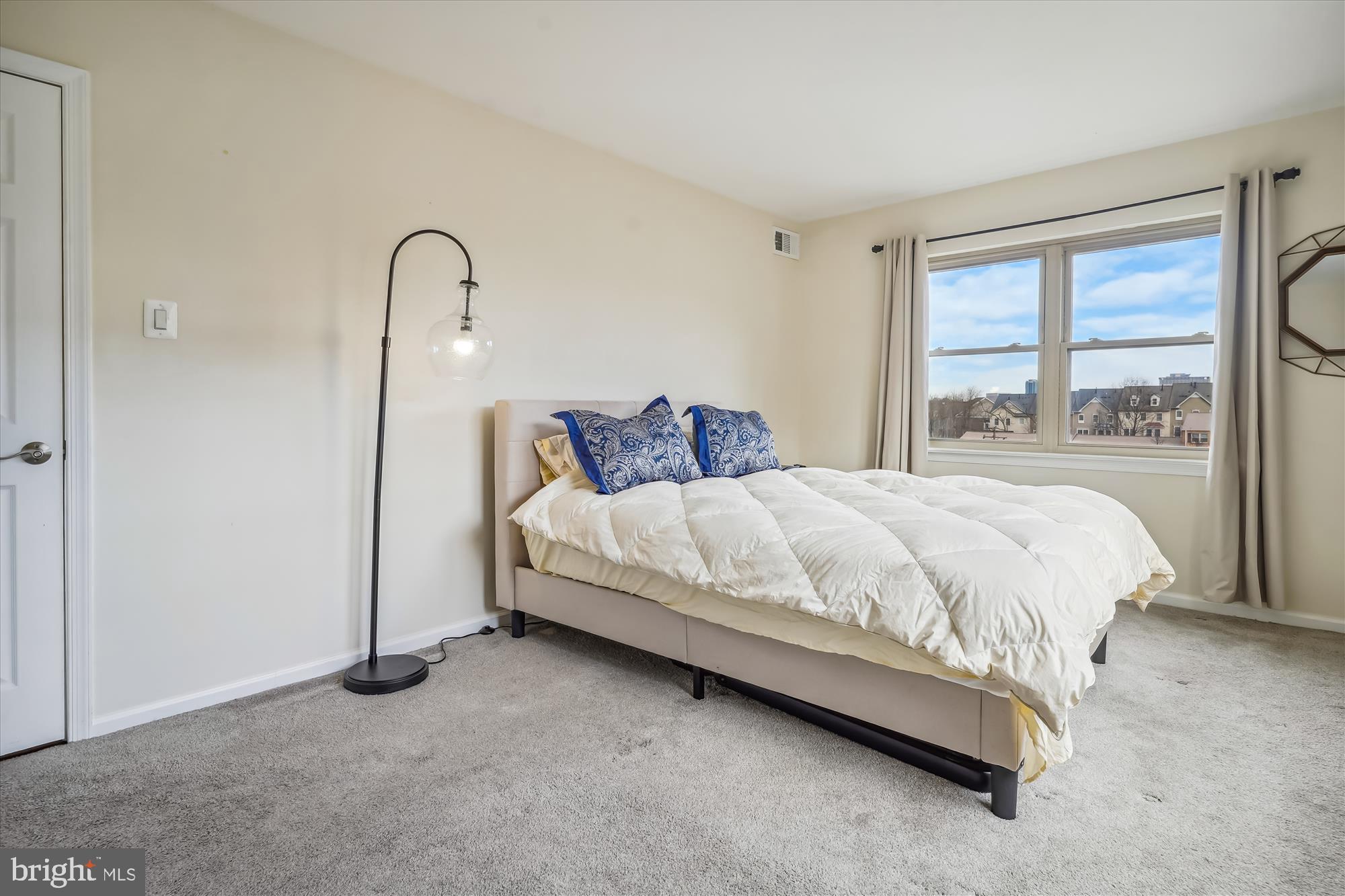 MAYFLOWER SQUARE - Residential