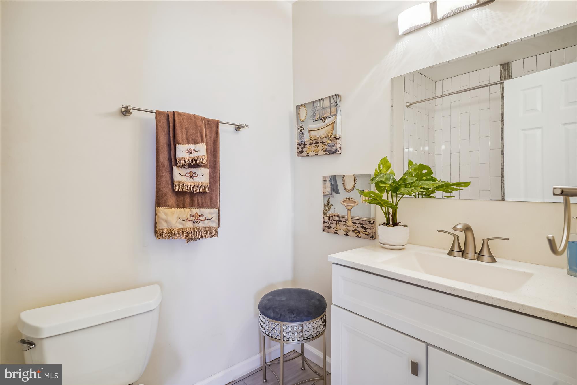 MAYFLOWER SQUARE - Residential