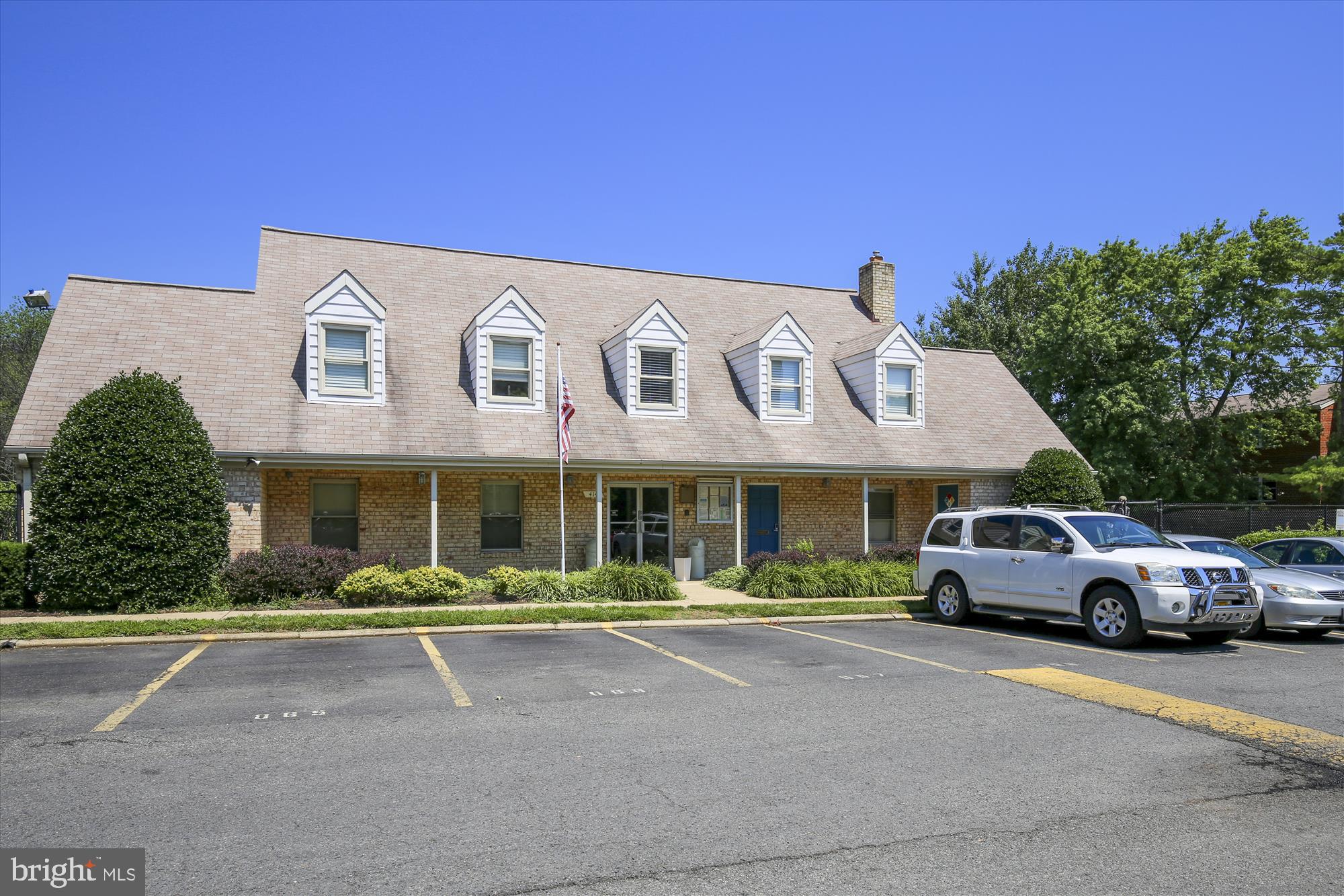 MAYFLOWER SQUARE - Residential