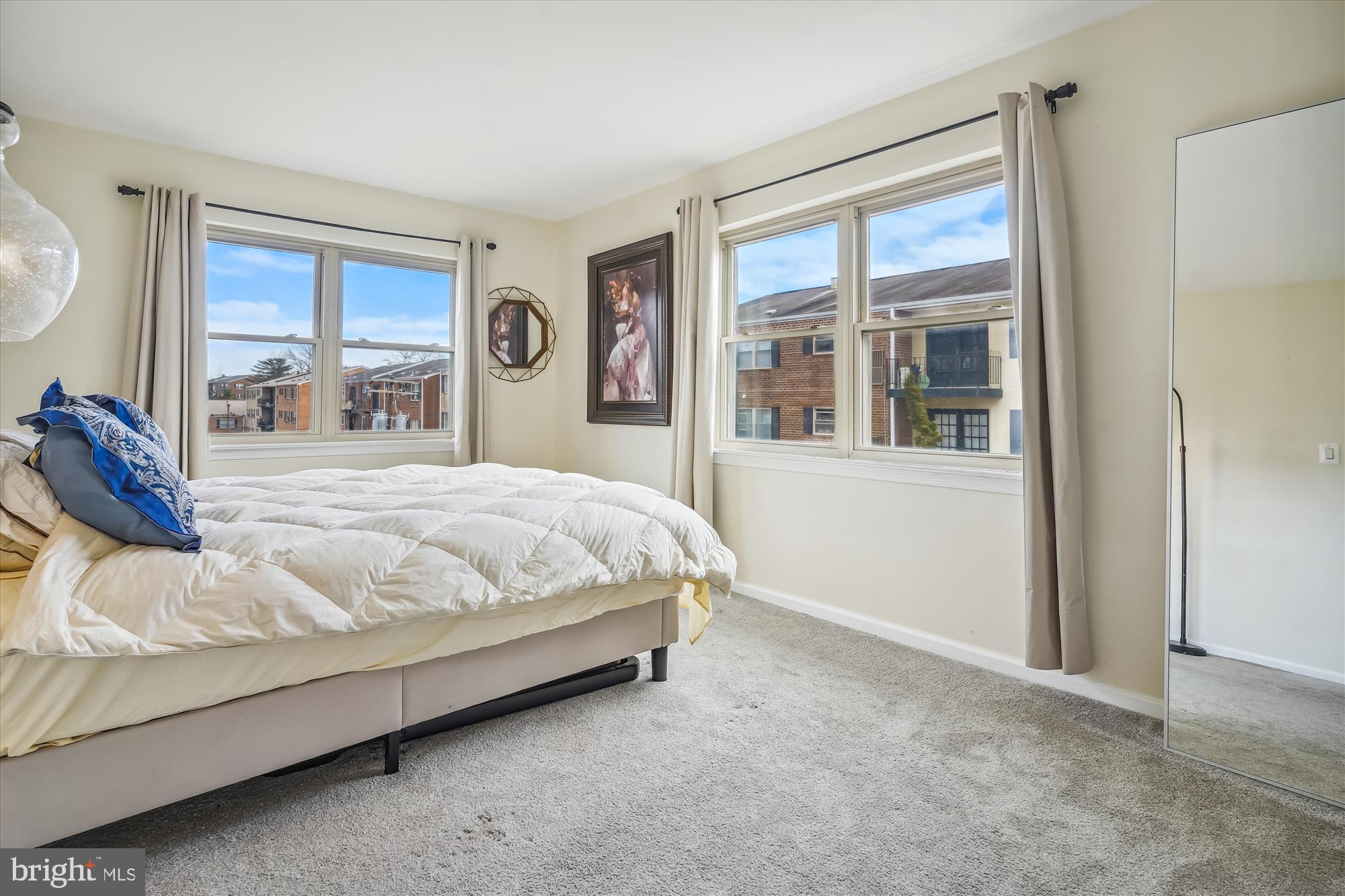 MAYFLOWER SQUARE - Residential