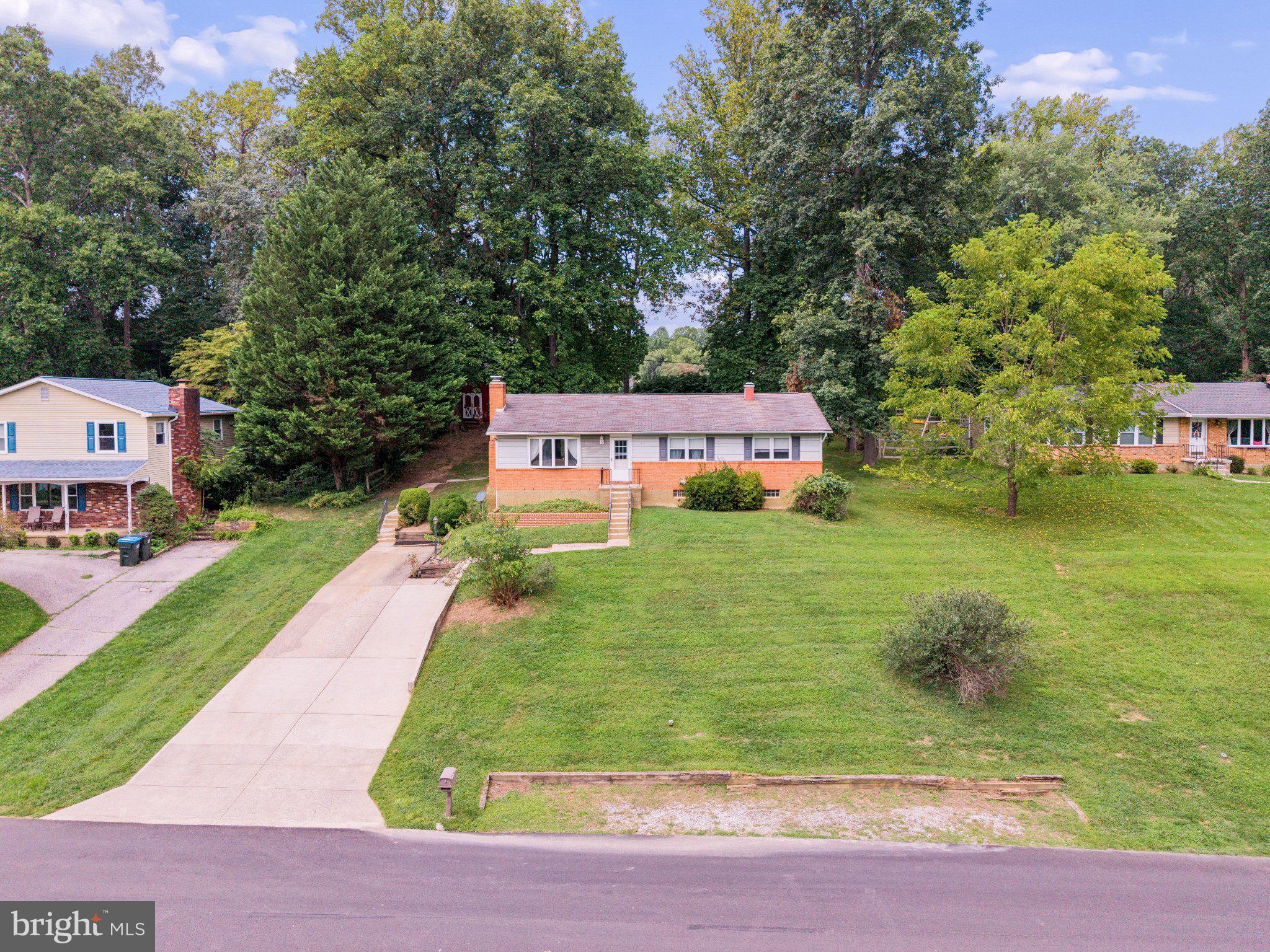 6414 LOCUST LANE