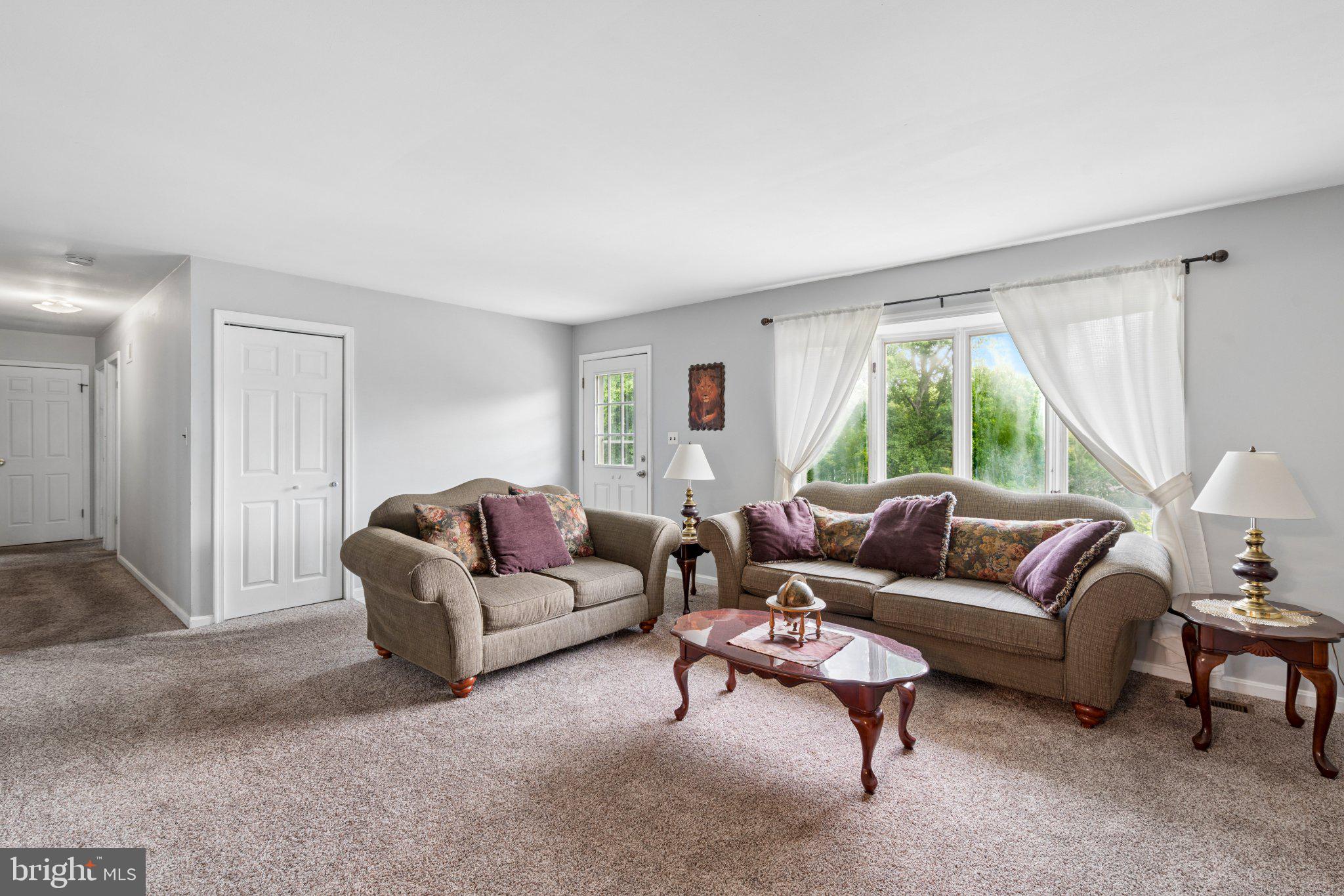 6414 LOCUST LANE