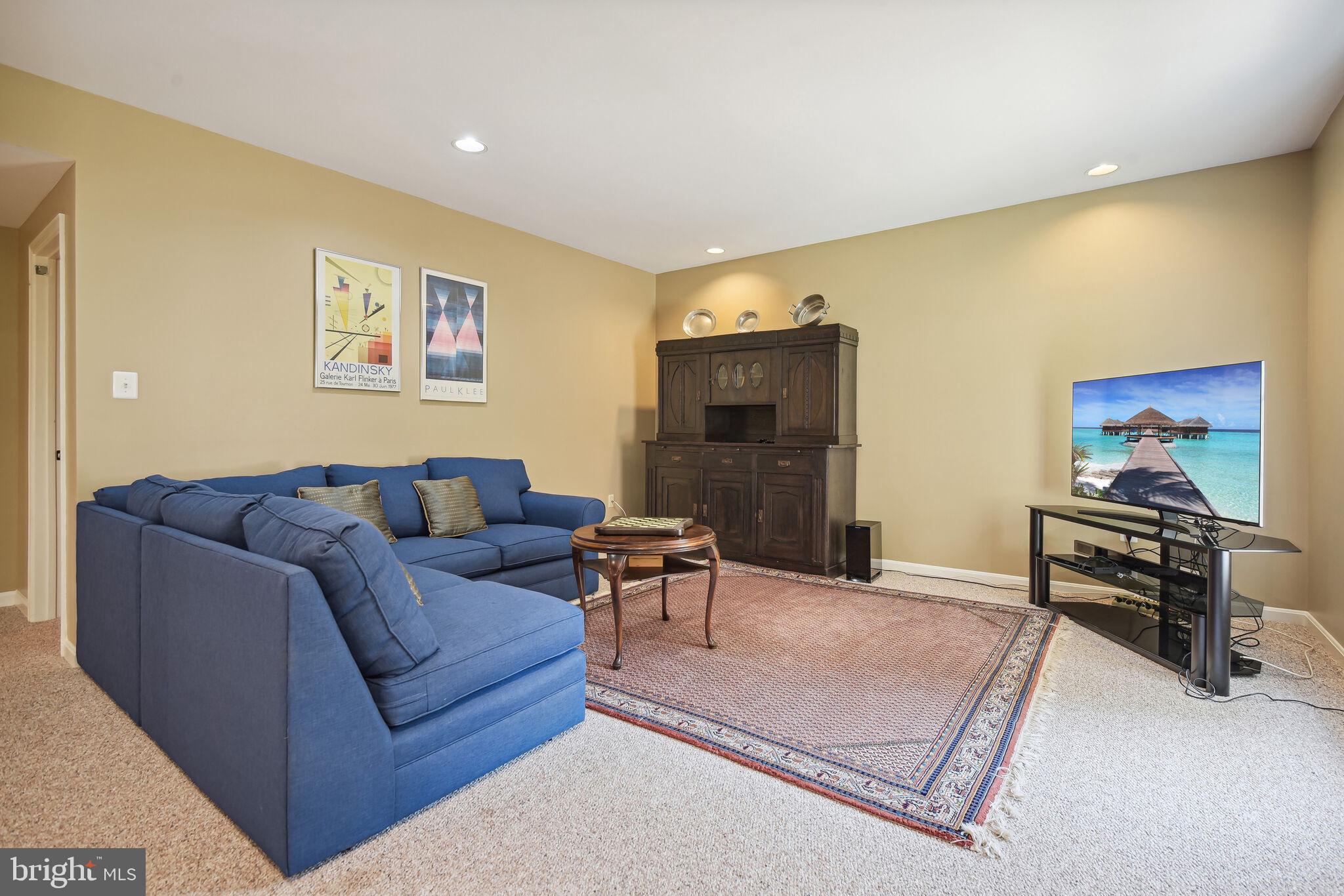 POTOMAC CHASE - Residential