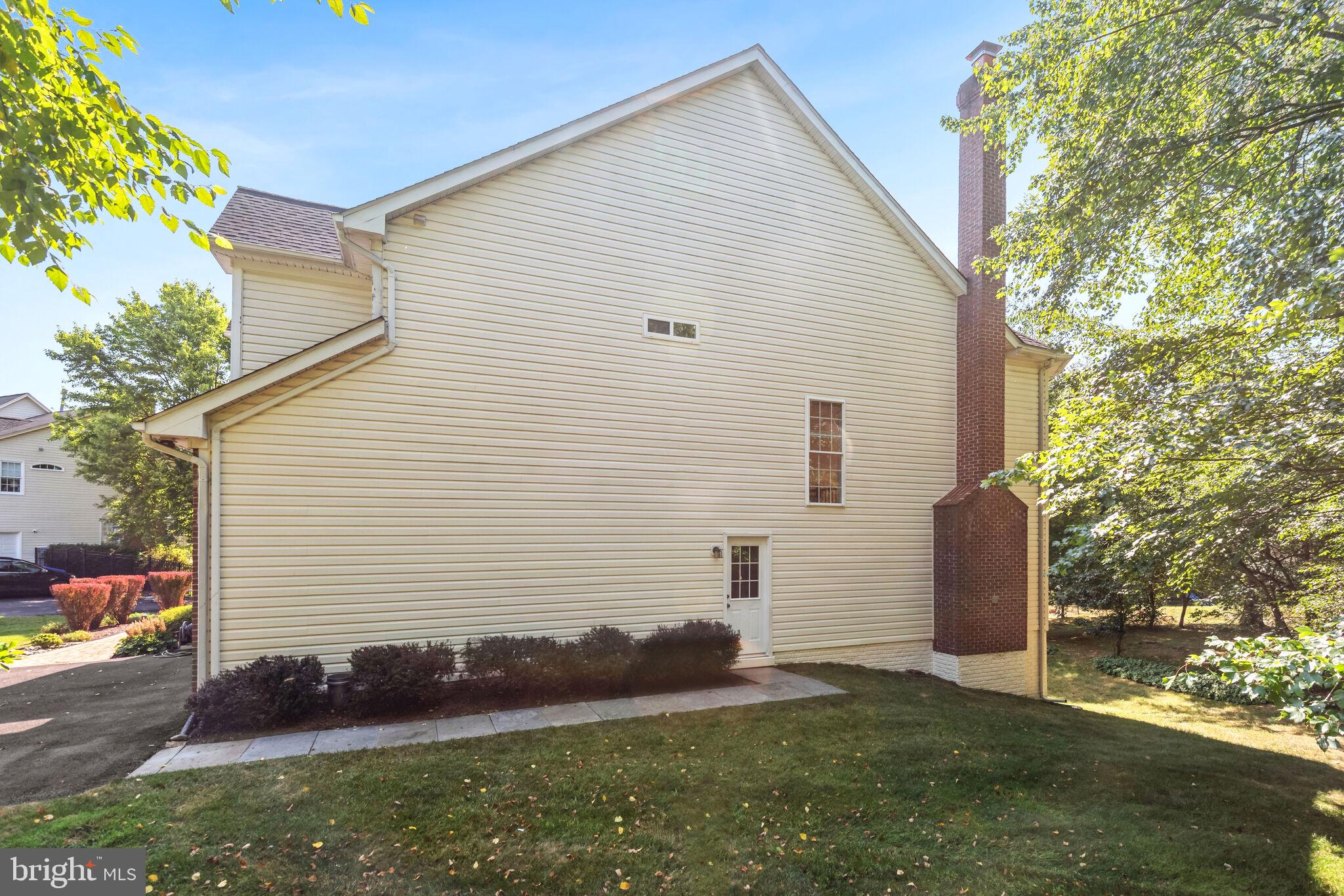 POTOMAC CHASE - Residential