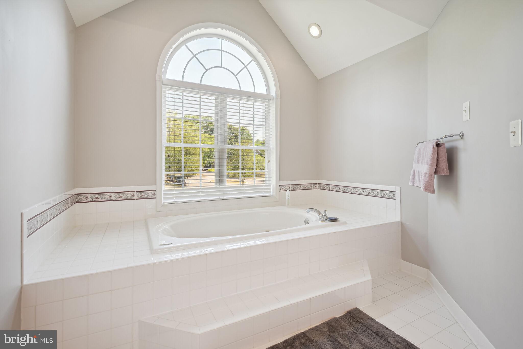 POTOMAC CHASE - Residential