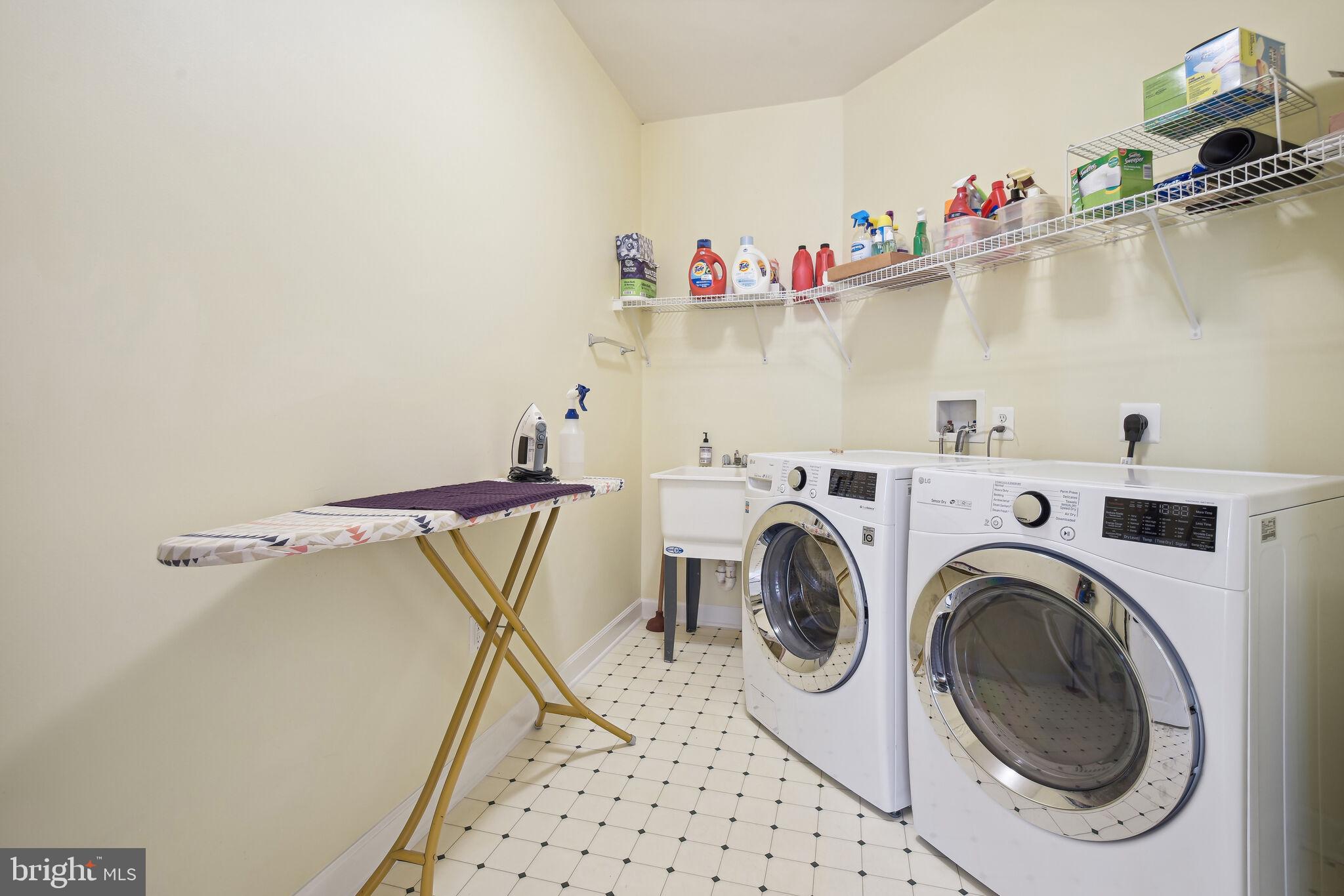 POTOMAC CHASE - Residential