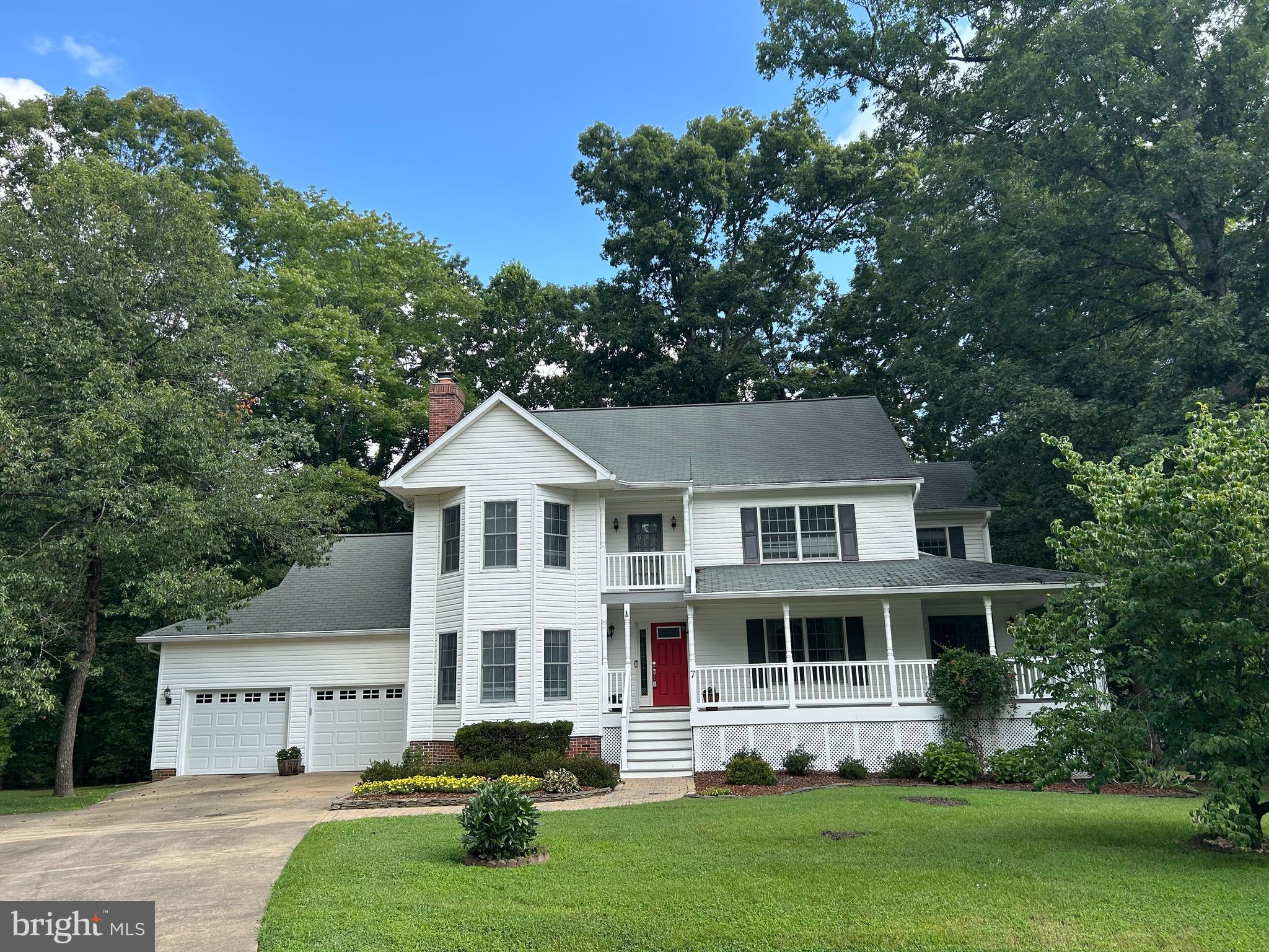 7 DINWIDDIE COURT