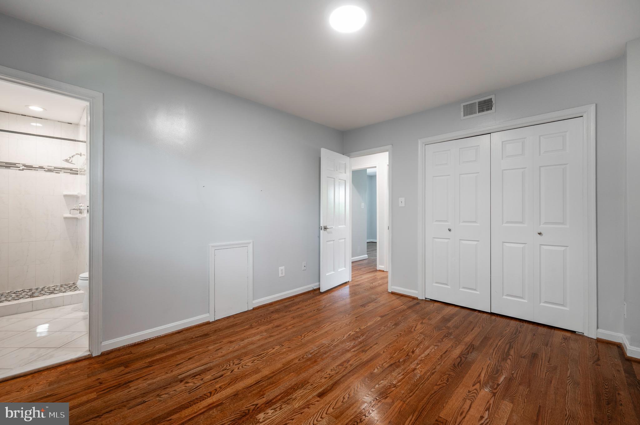 HARDWICK COURT - Residential