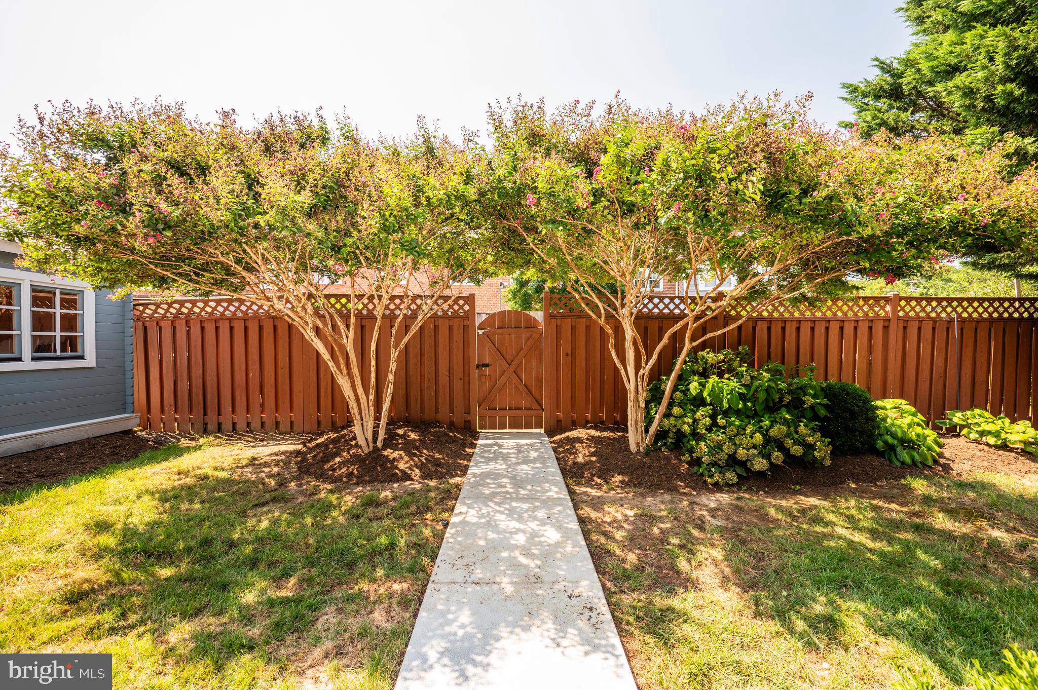 HARDWICK COURT - Residential