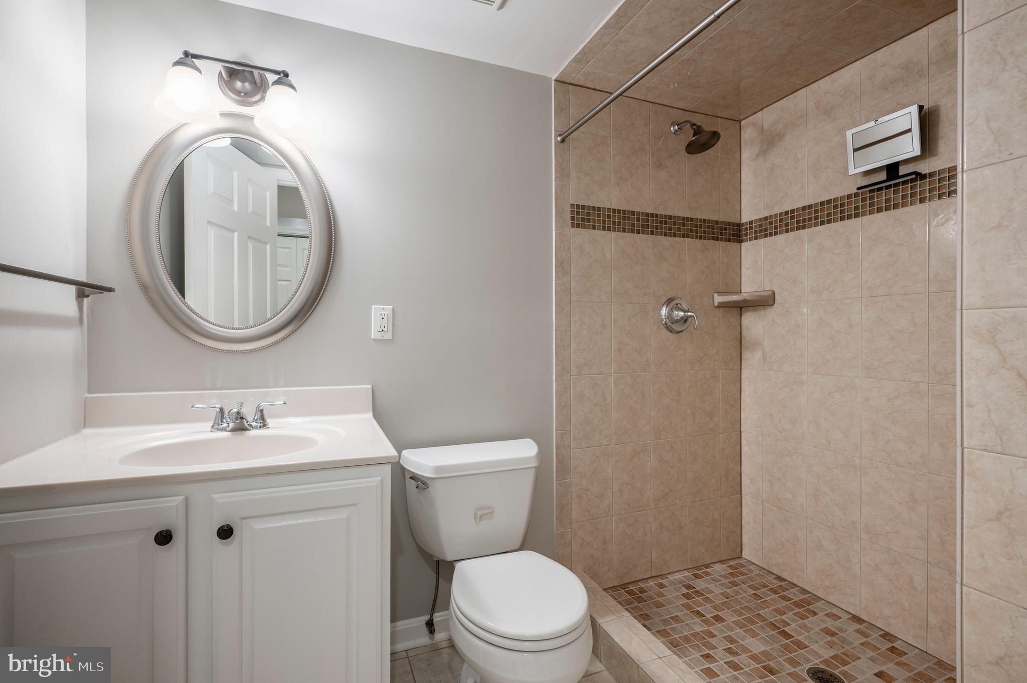 HARDWICK COURT - Residential