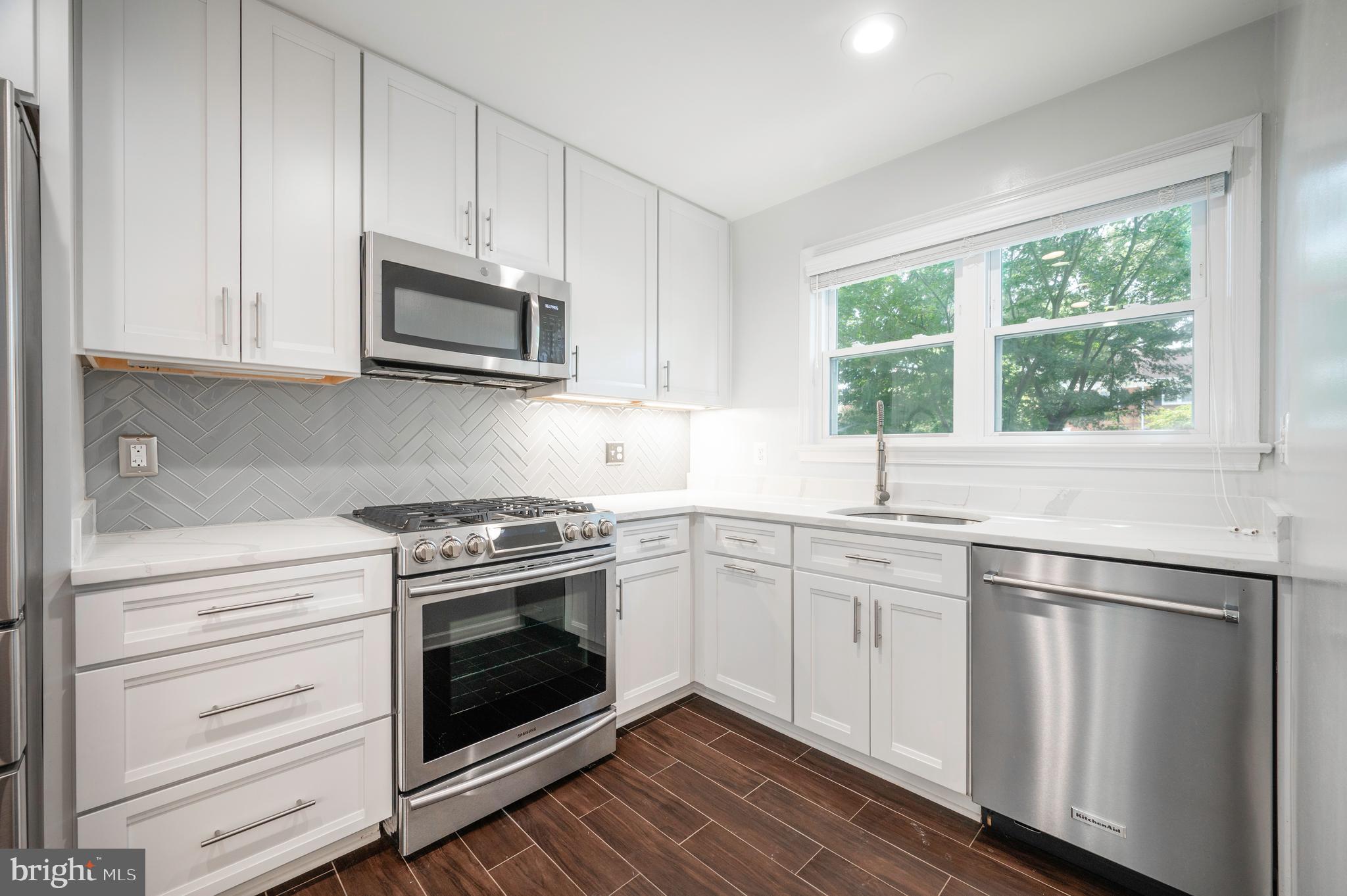 HARDWICK COURT - Residential