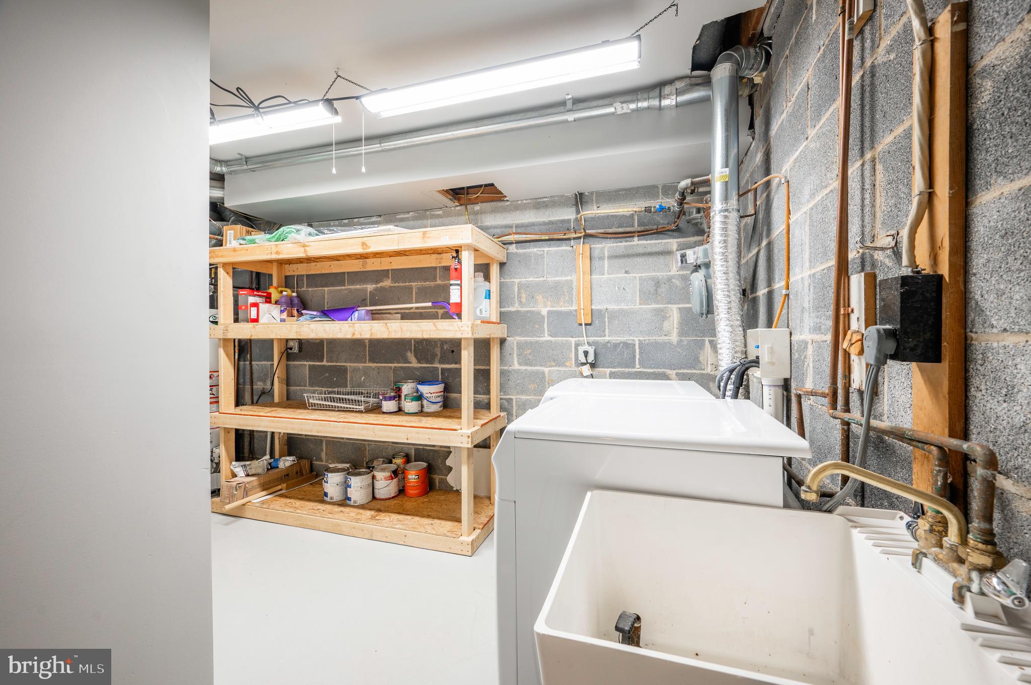 HARDWICK COURT - Residential