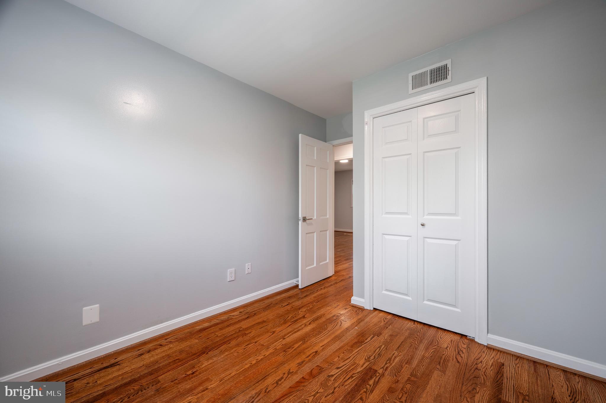 HARDWICK COURT - Residential