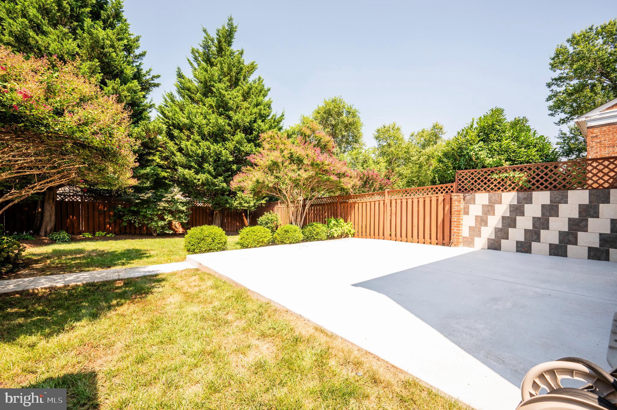 HARDWICK COURT - Residential