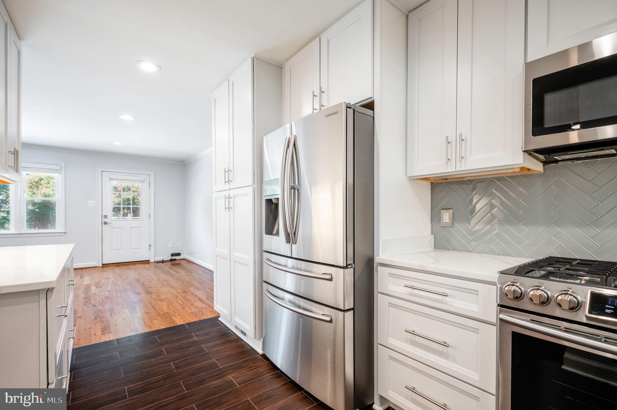 HARDWICK COURT - Residential