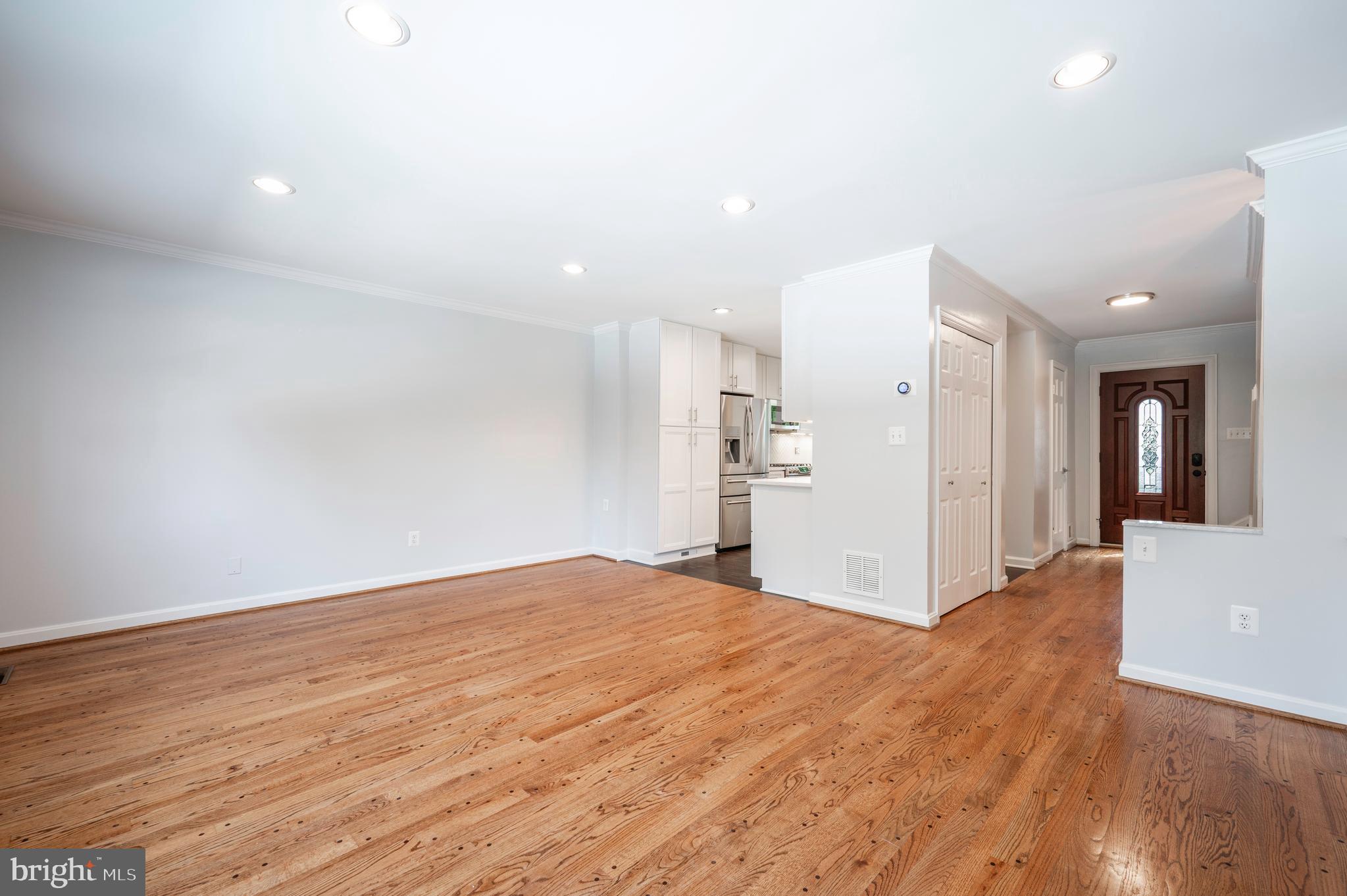 HARDWICK COURT - Residential