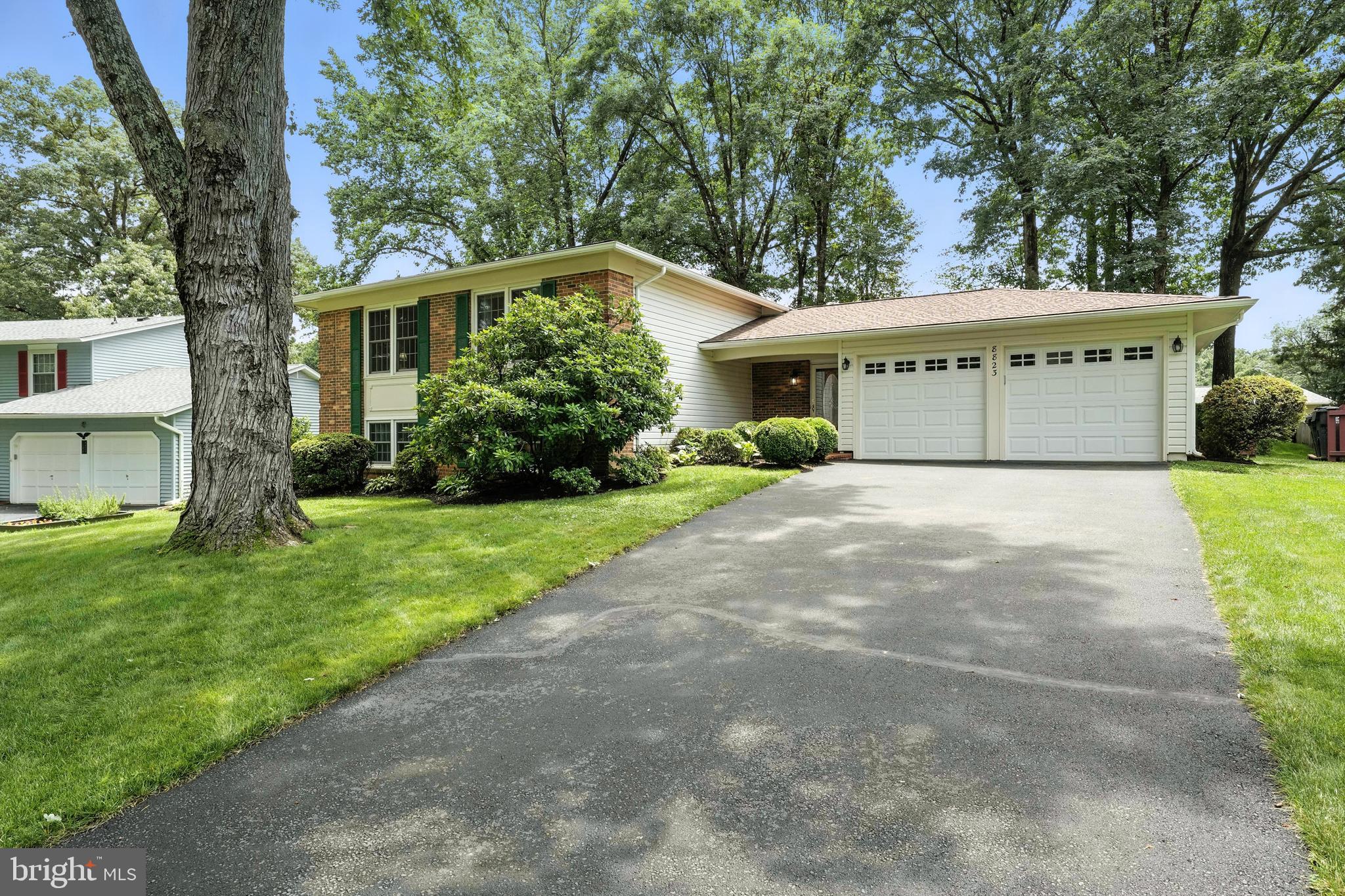 8823 NEWPORT COURT