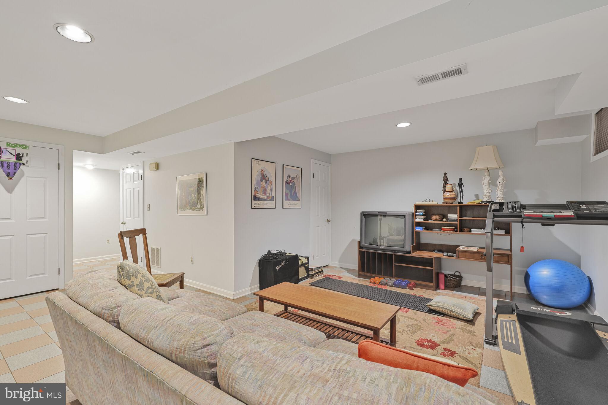 WOODSIDE FOREST - Residential