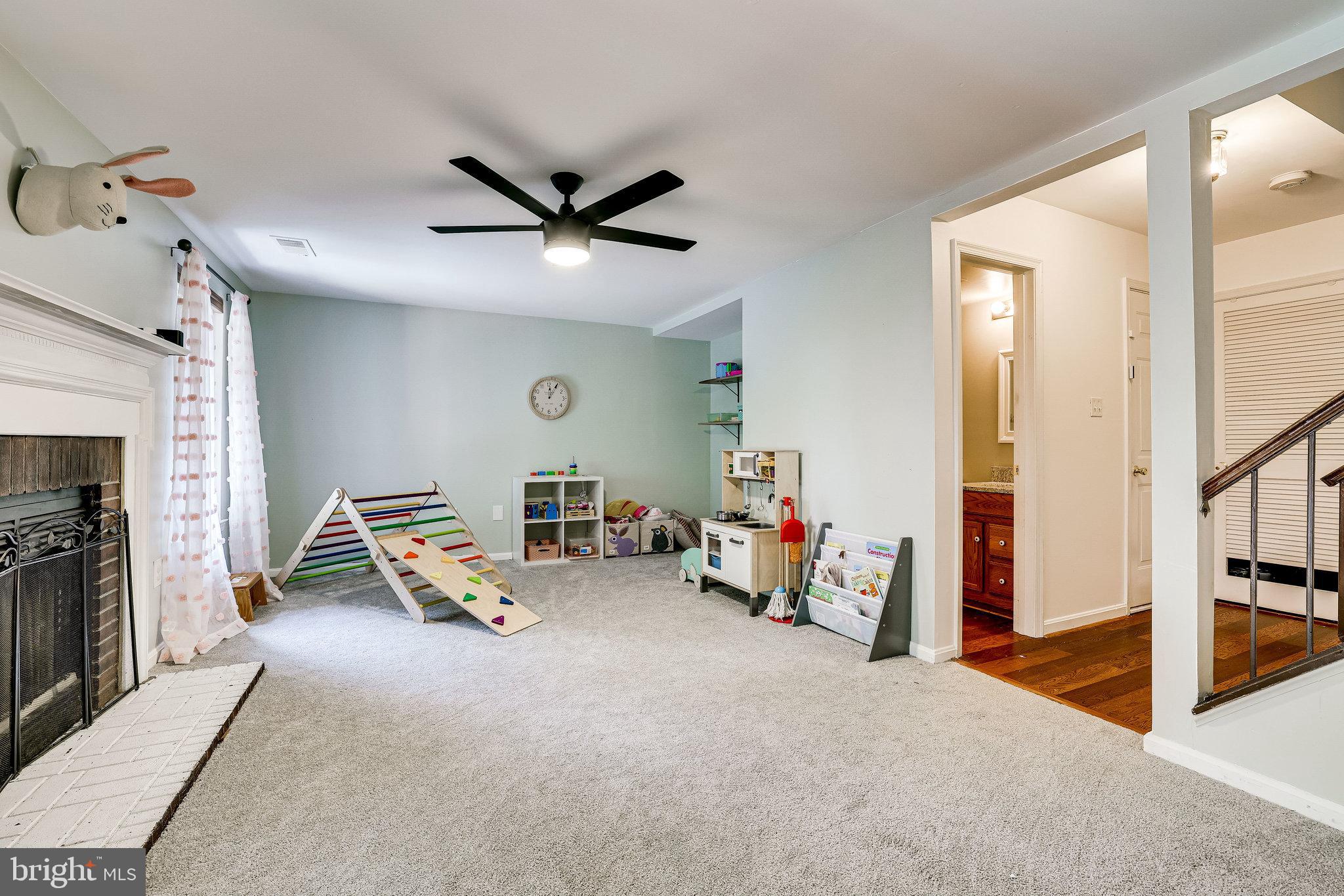 ASHBURN VILLAGE - Residential Lease