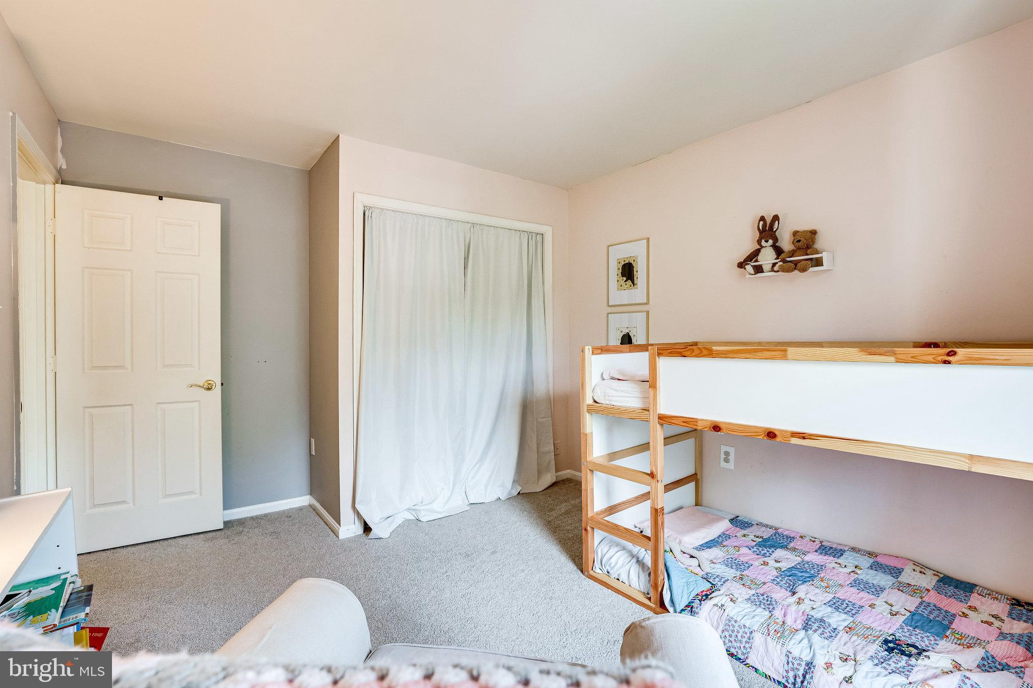 ASHBURN VILLAGE - Residential Lease