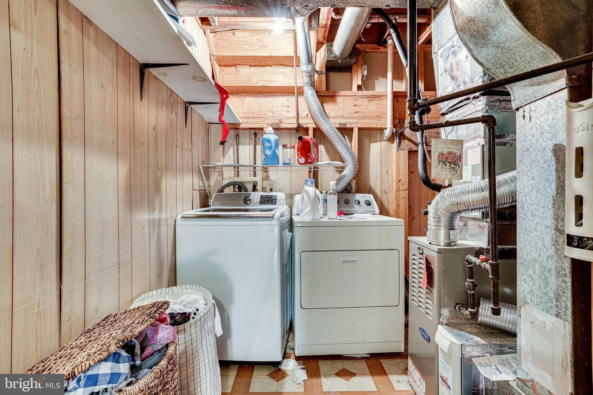 ASHBURN VILLAGE - Residential Lease