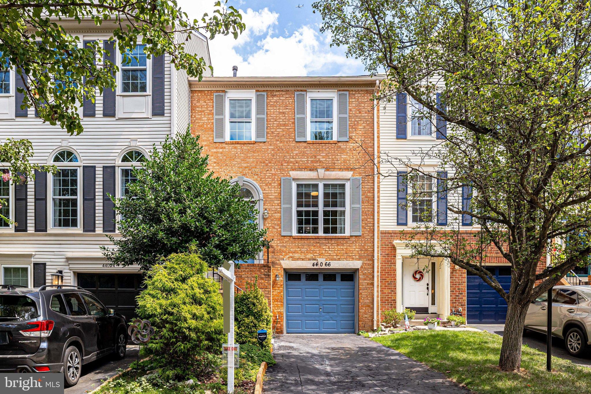 ASHBURN VILLAGE - Residential Lease