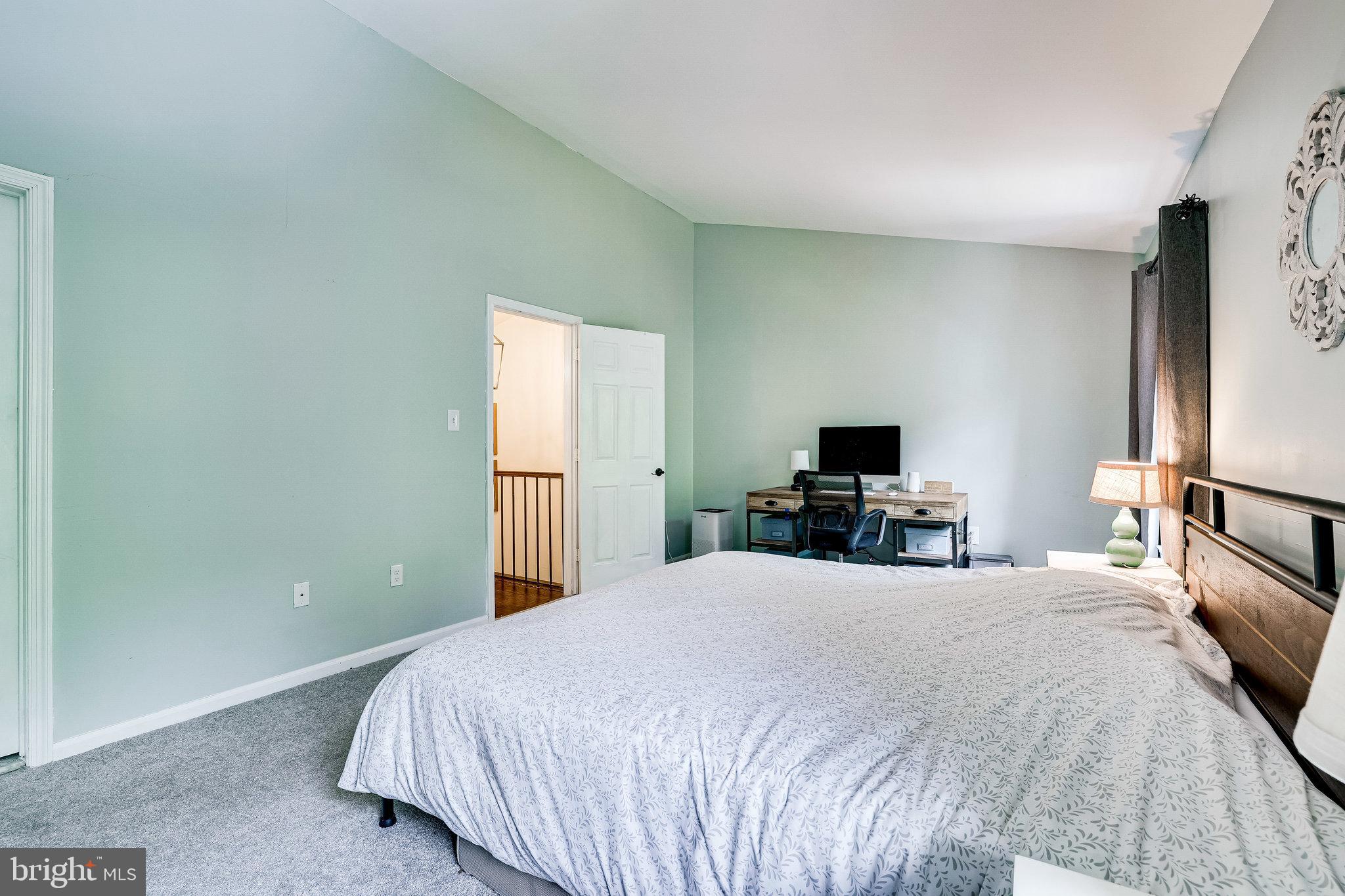 ASHBURN VILLAGE - Residential Lease