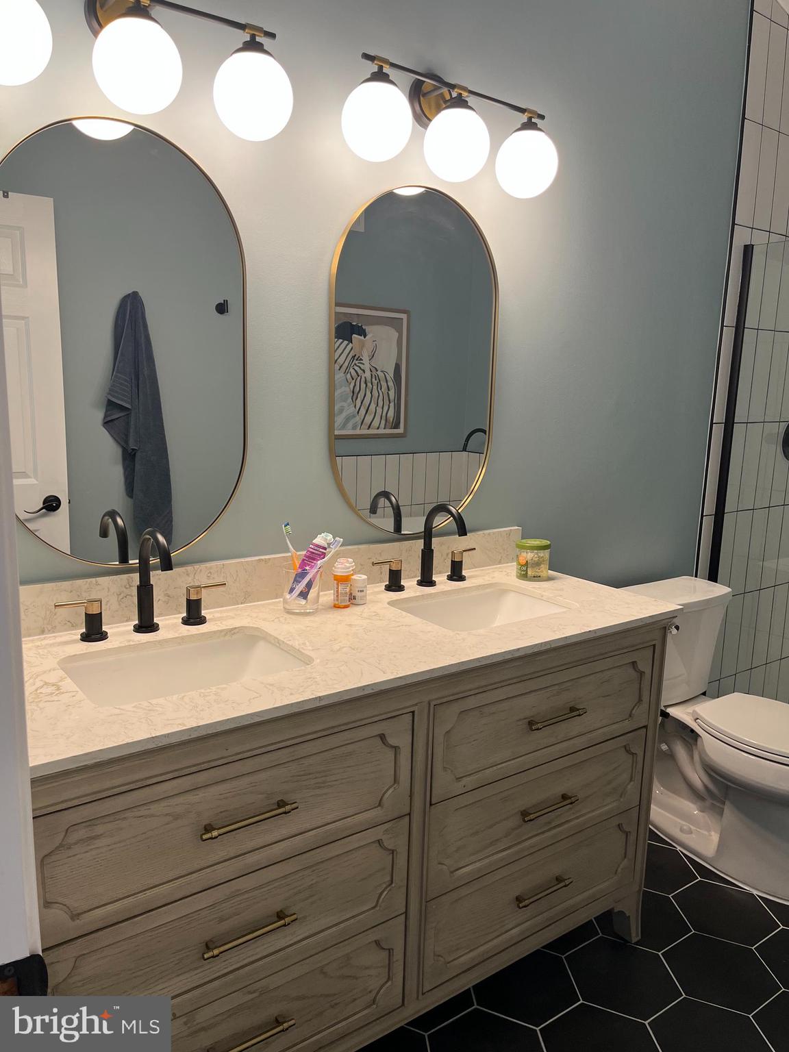 ASHBURN VILLAGE - Residential Lease